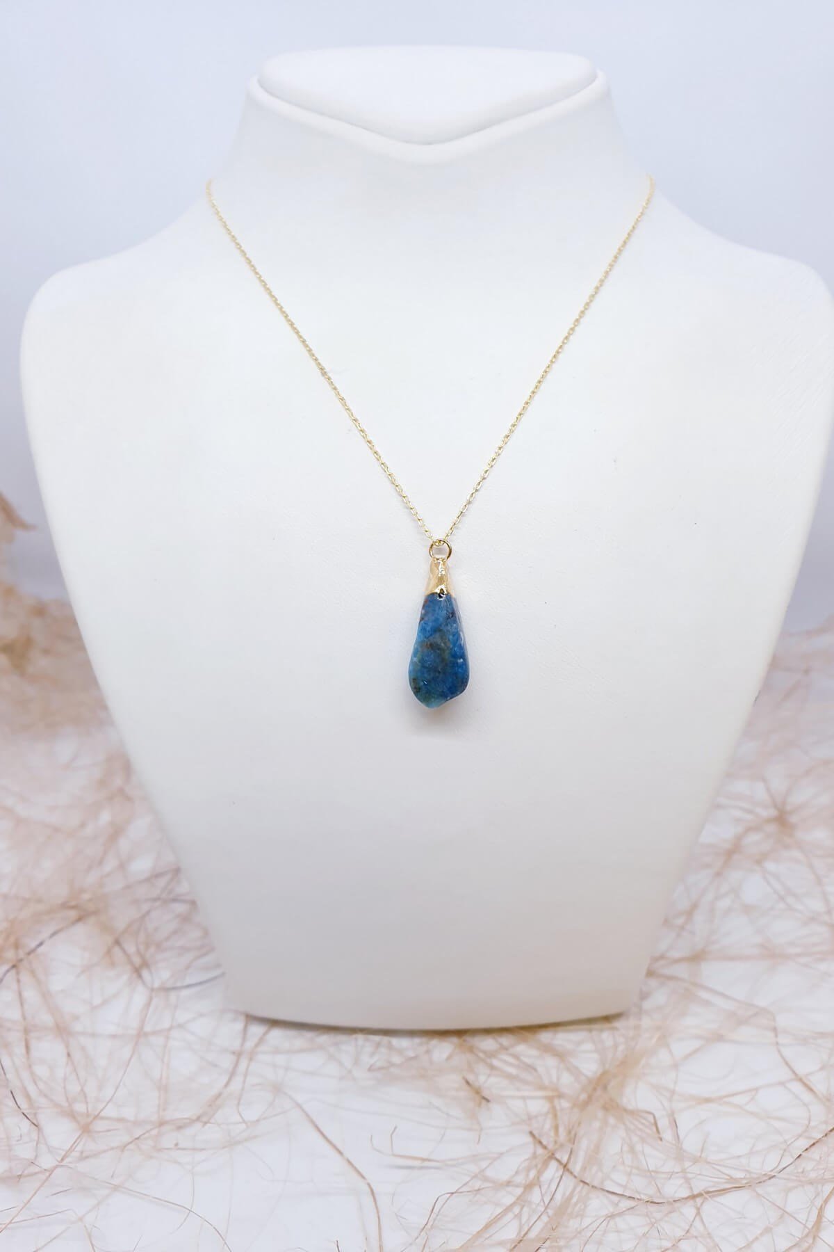 Apatit Gümüş Zincirli Kolye