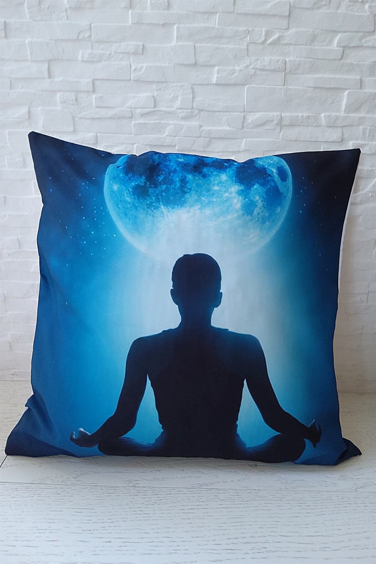Ay Işığında Meditasyon Yastığı