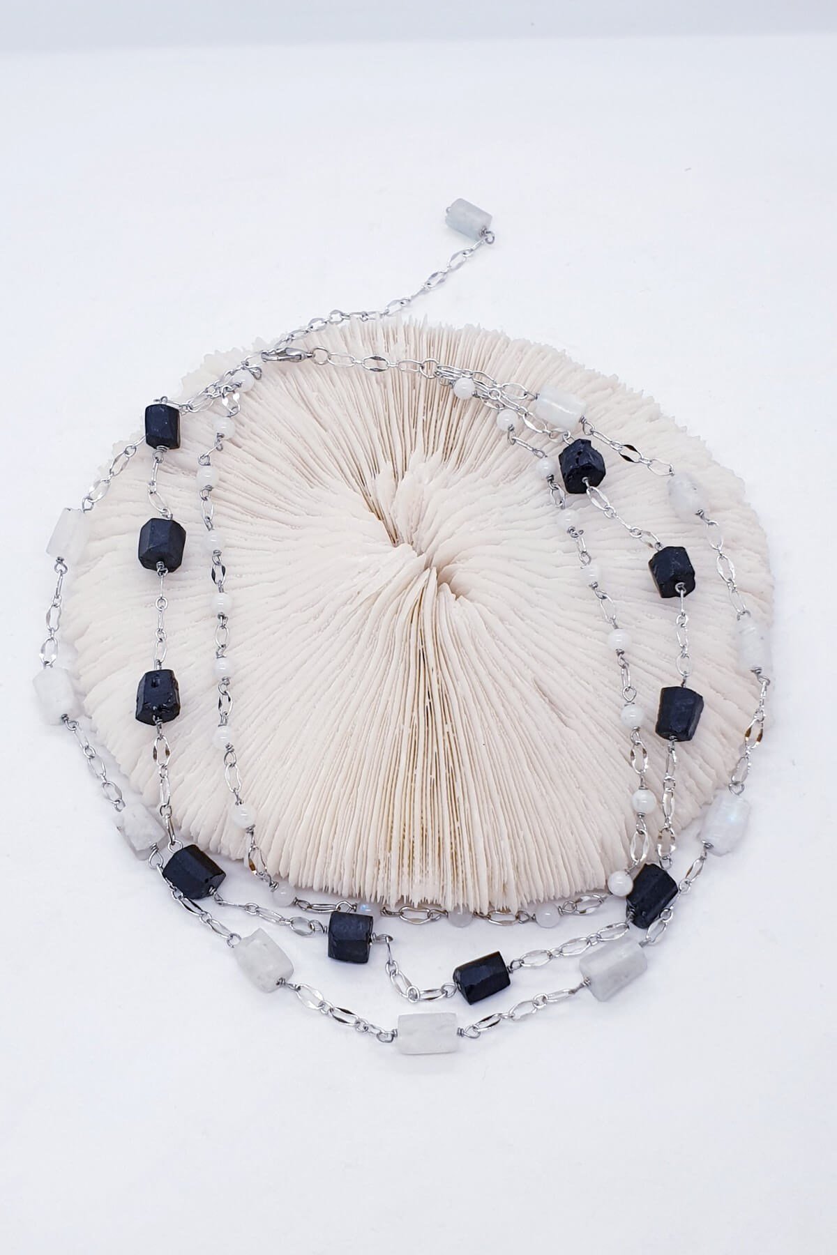 Elegant Siyah Turmalin Moon Stone Kolye