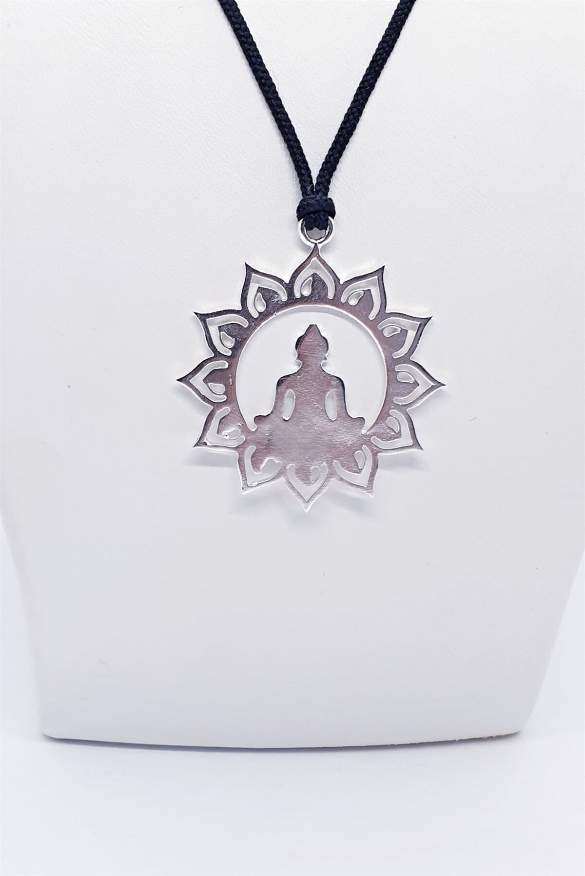 Gümüş Rengi YOGİST Kolye