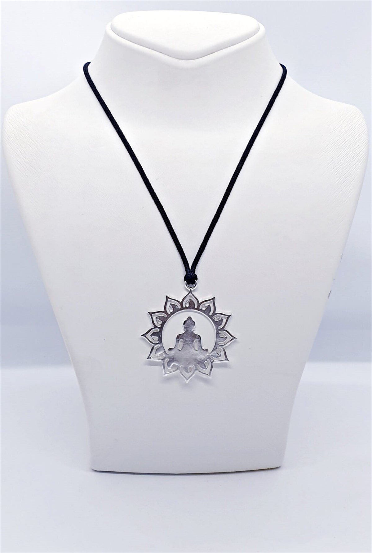 Gümüş Rengi YOGİST Kolye