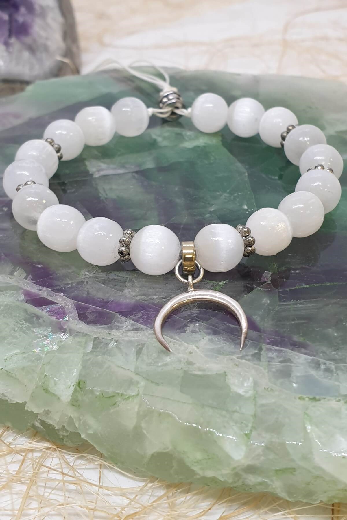 Hilal Ay Temalı Selenit Bileklik