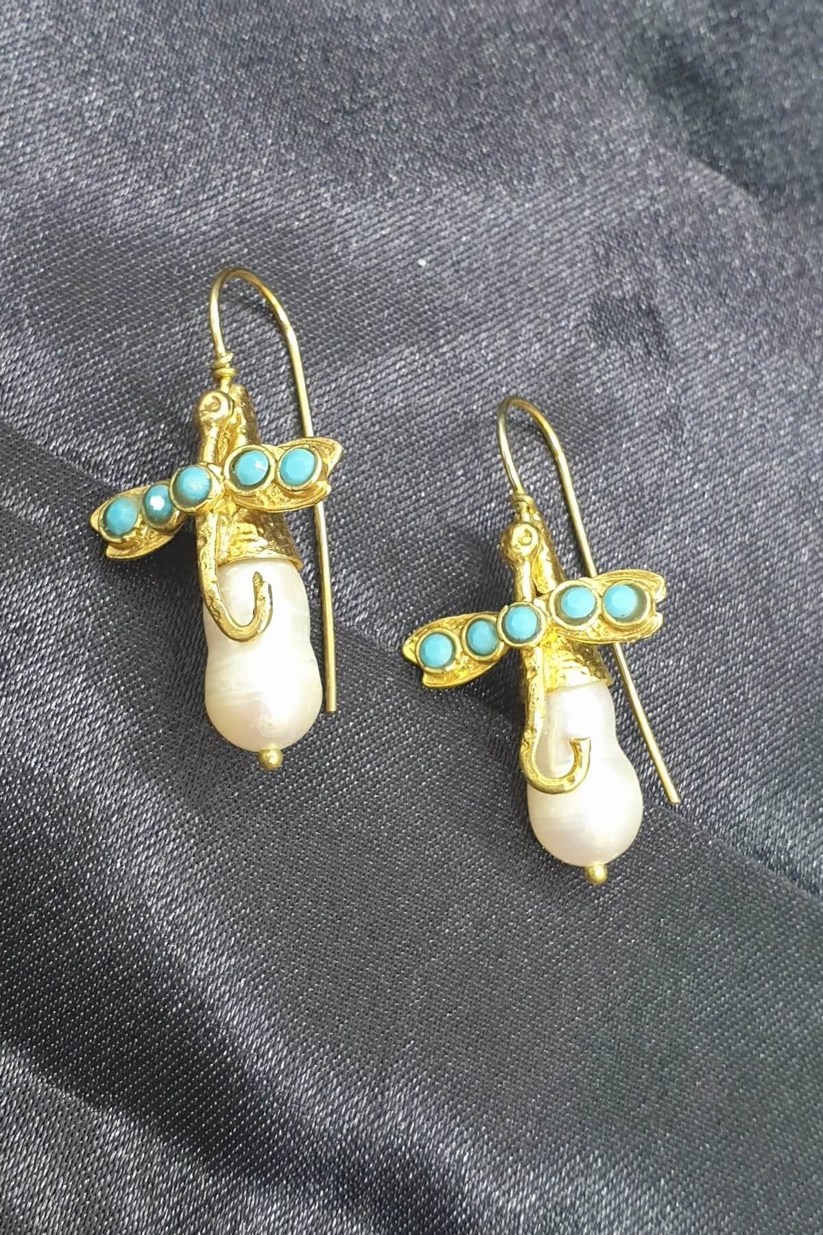 İnci Turkuaz İşlemeli Yusufçuk Küpe