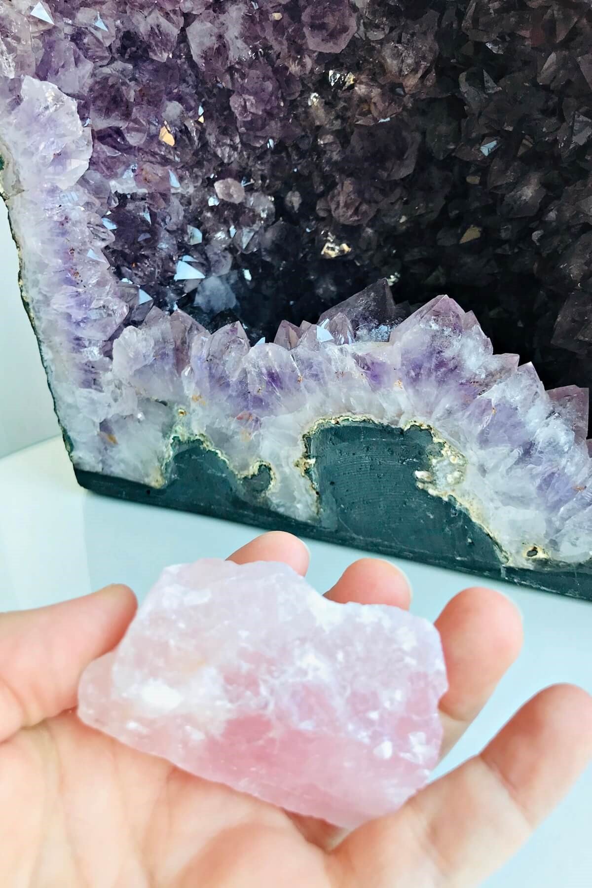 İşlenmemiş Pembe Kuvars Doğal Taş Kaya 