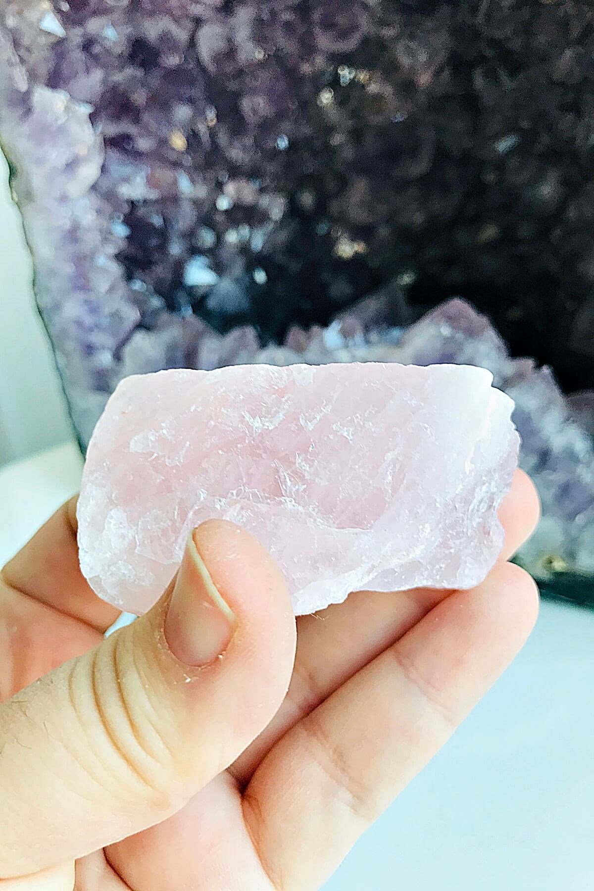 İşlenmemiş Pembe Kuvars Doğal Taş Kaya 