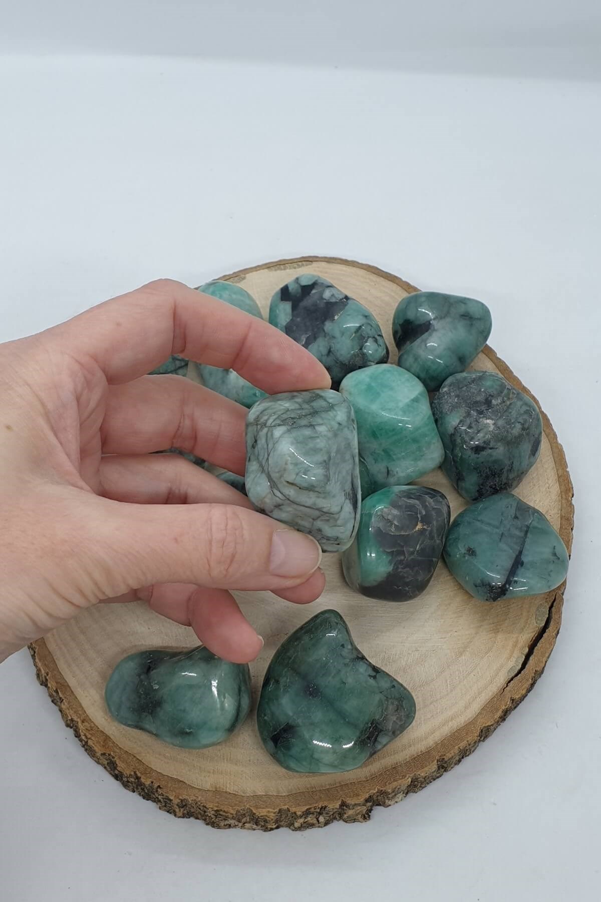 Kristal Izgaralar İçin Tamburlanmış Kök Zümrüt