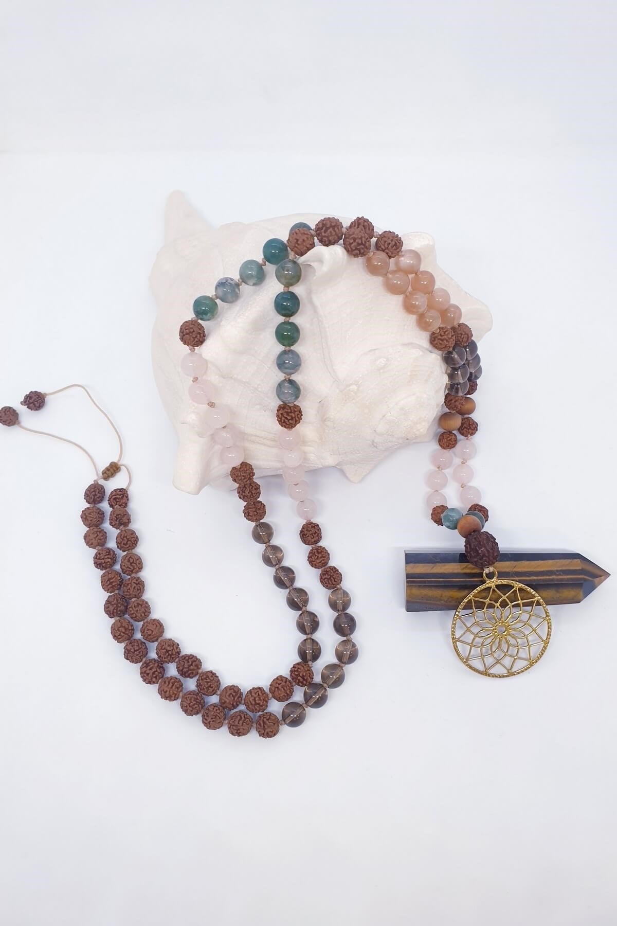 Lotus Temalı Venüs Mala Kolye