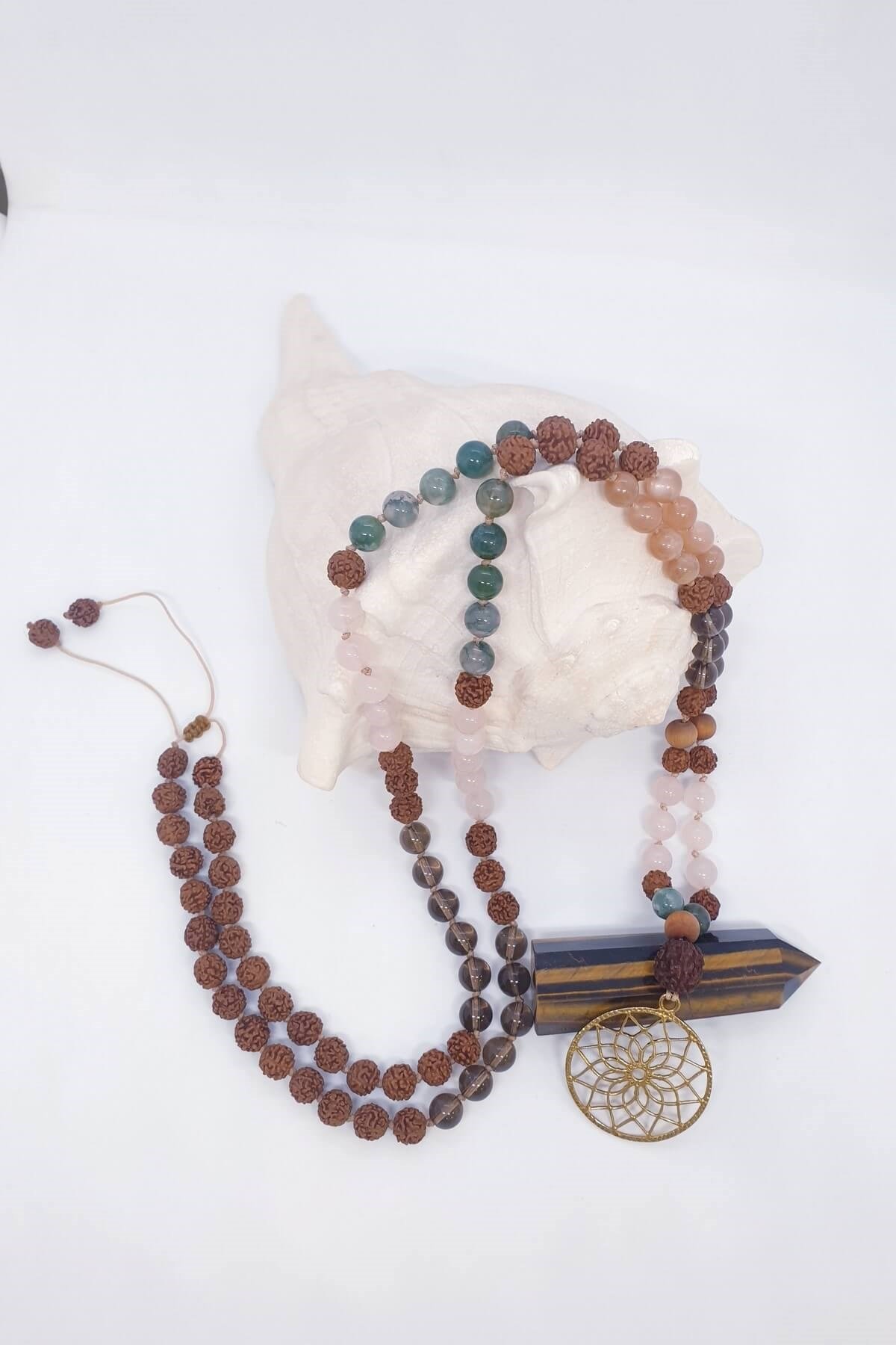 Lotus Temalı Venüs Mala Kolye