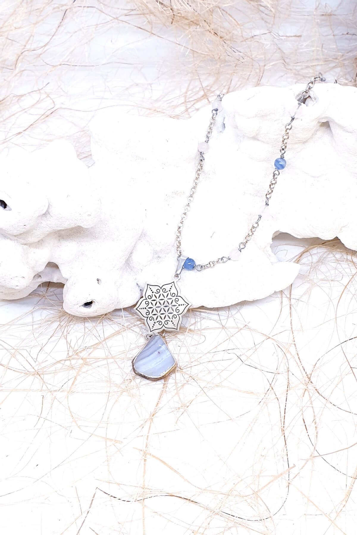 Mavi Dantel Akik Yıldızlı Doğaltaş Butik Kolye