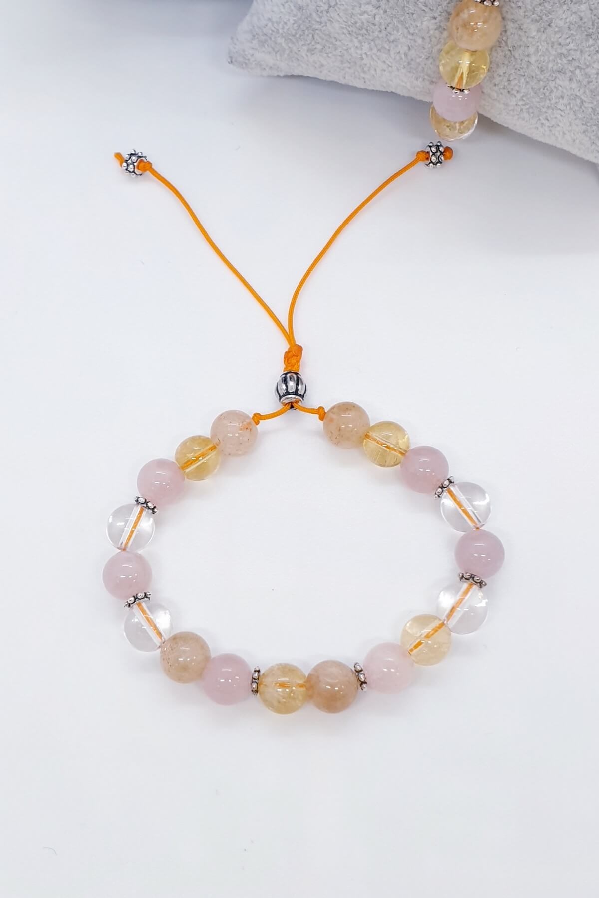 Mutlu Ve Neşeli Doğal Taş Bilekliği