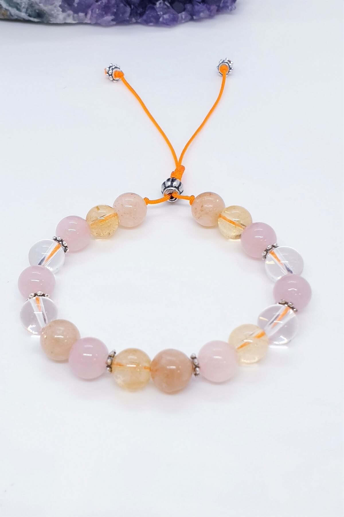 Mutlu Ve Neşeli Doğal Taş Bilekliği