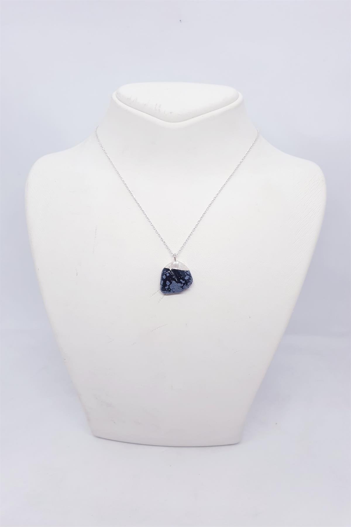 Obsidyen kolye