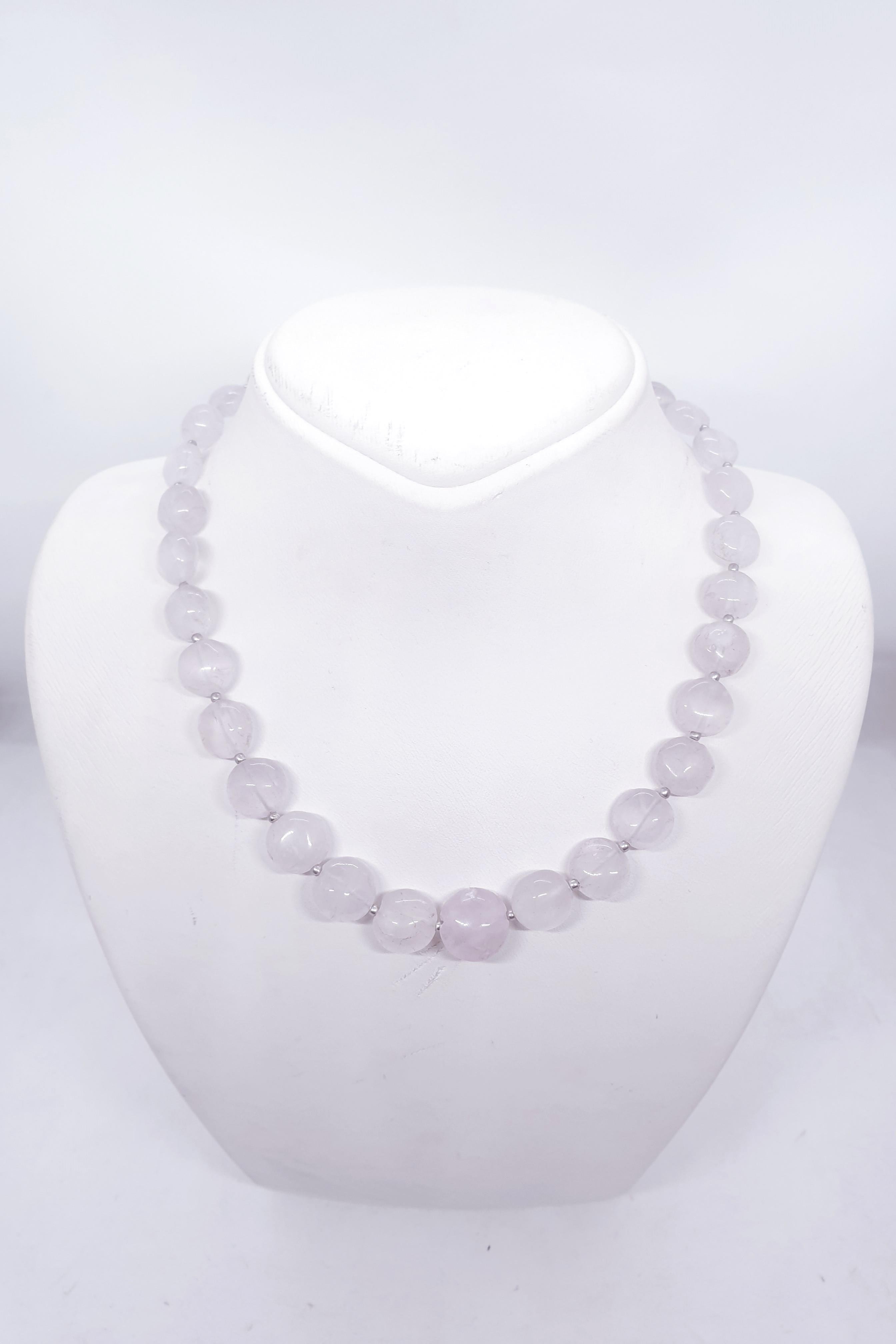 PEMBE KUVARS BUTİK KOLYE