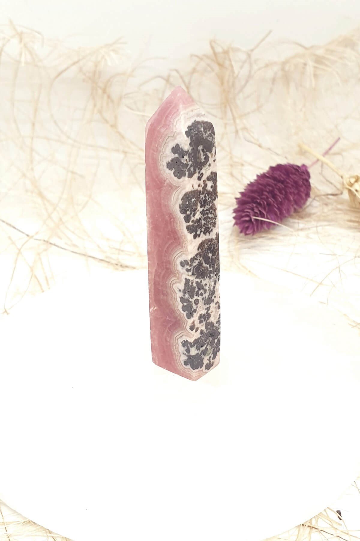 Rodonit Obelisk