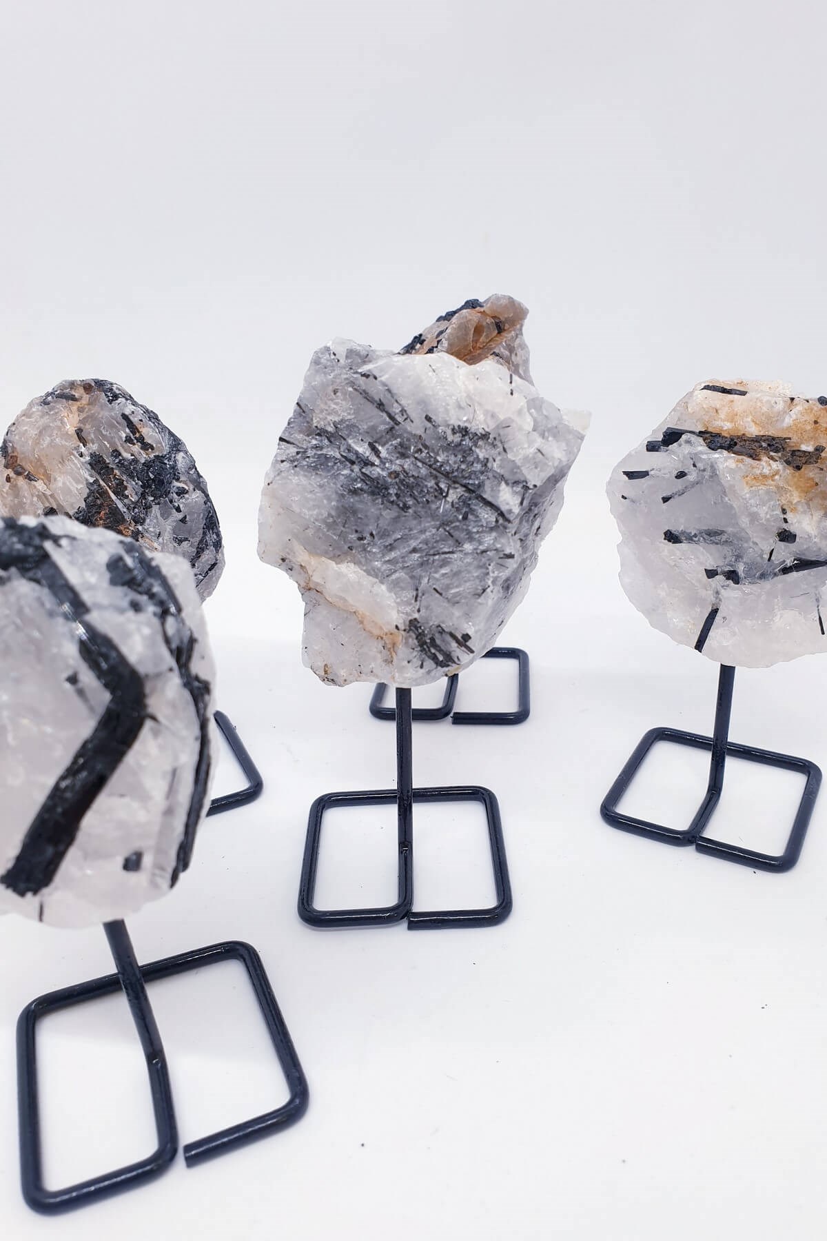 Rutil Kuvars Doğal Taş Standlı Parça