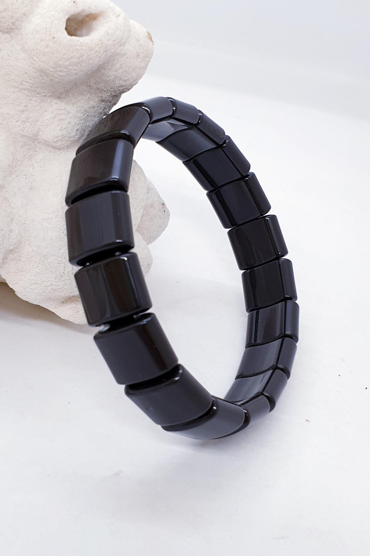 Siyah Yeşim Kabartma Desenli Doğal Taş Bileklik