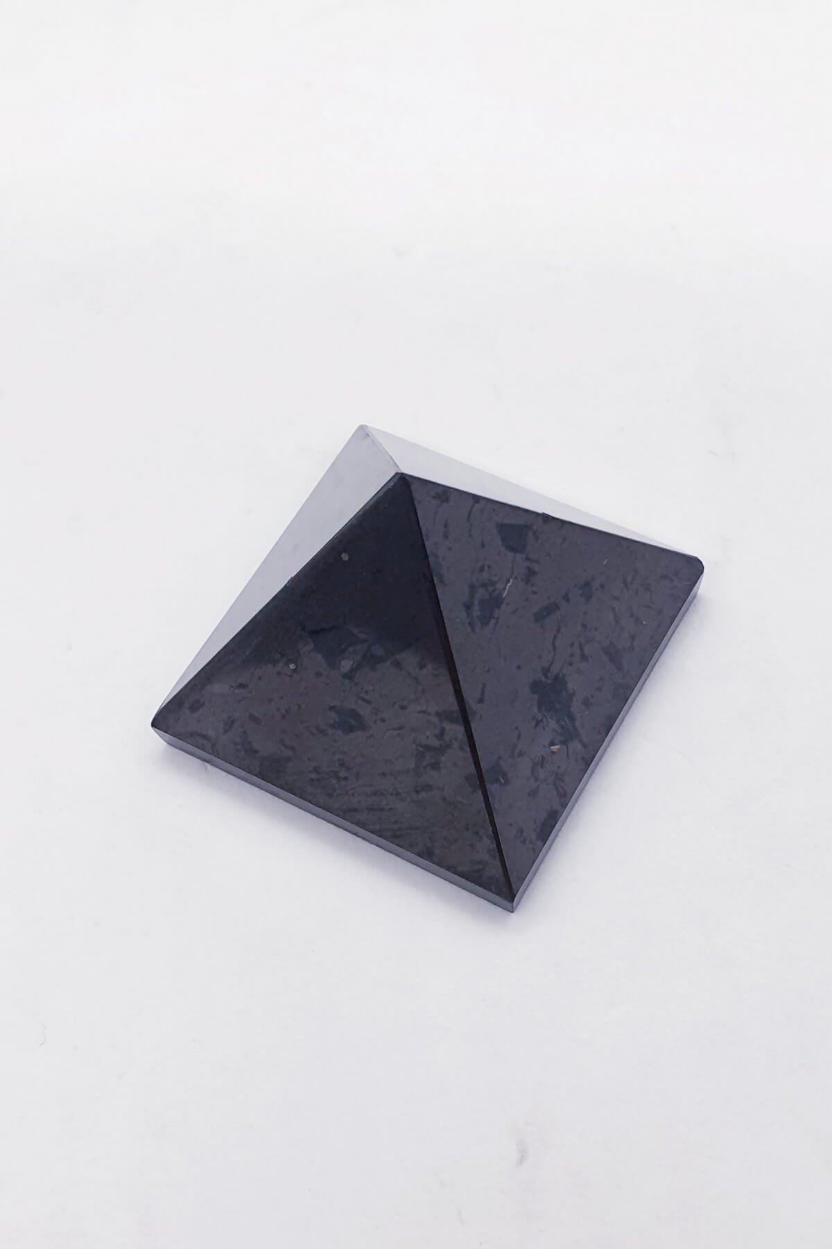 Tamburlanmış Shungite Küçük Piramit Doğal Taş