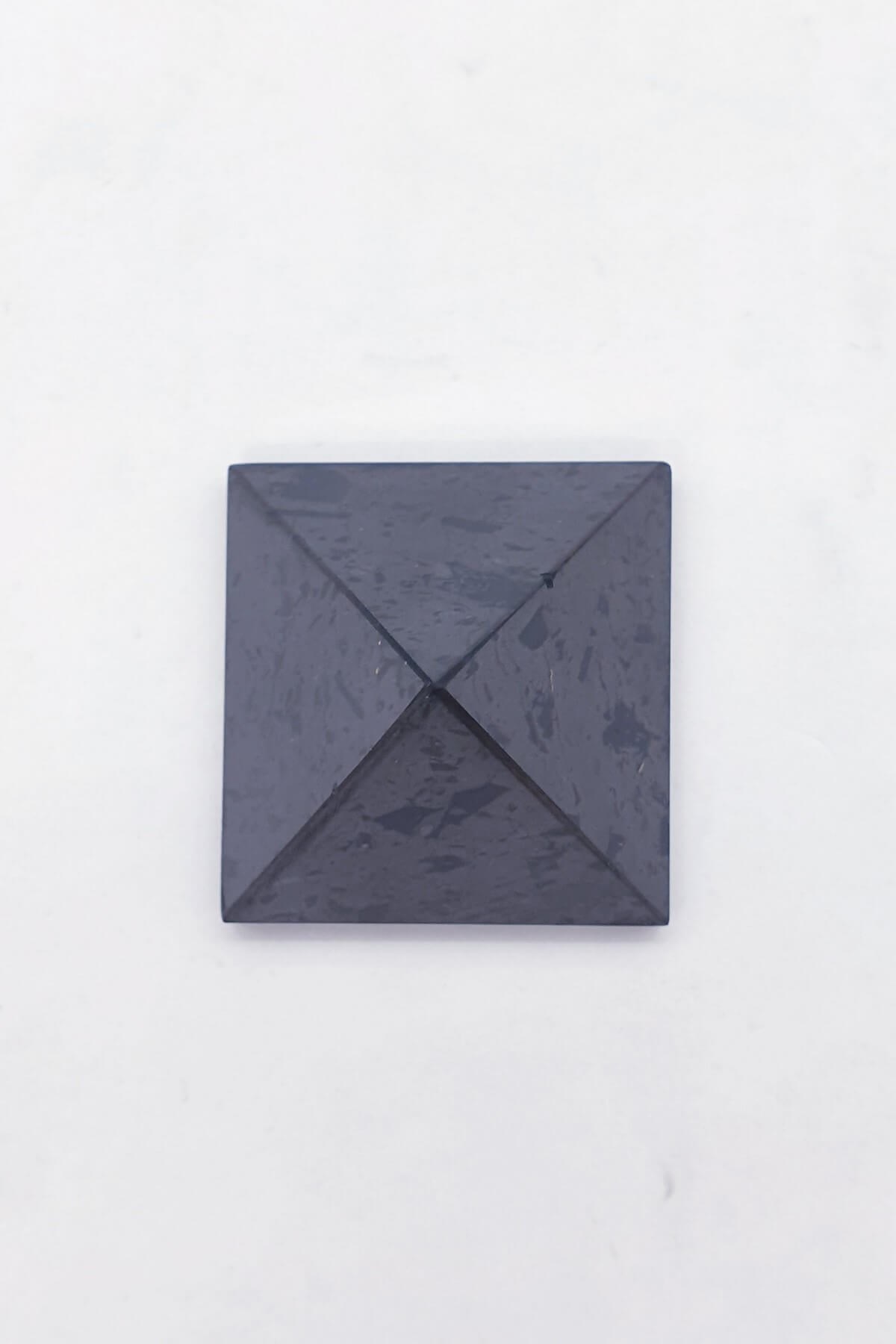 Tamburlanmış Shungite Küçük Piramit Doğal Taş