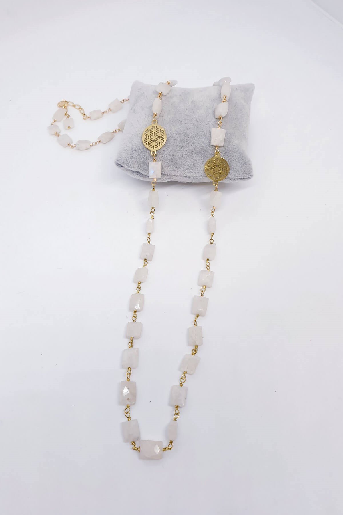 Yaşam Çiçeği Ay Taşı Butik Kolye