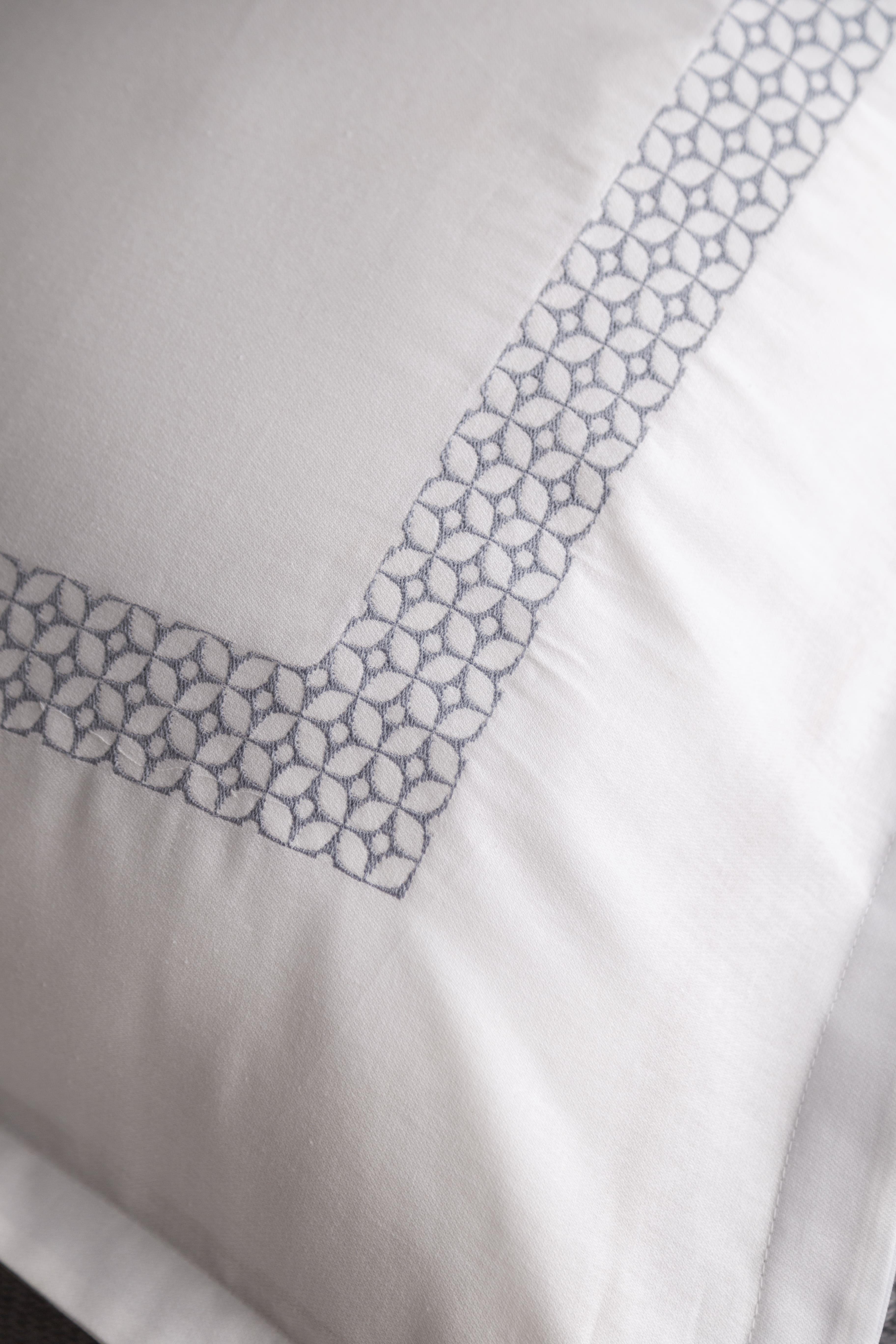 Apricitas Çift Kişilik Yatak Örtüsü Nevresim Set Moneda Gray