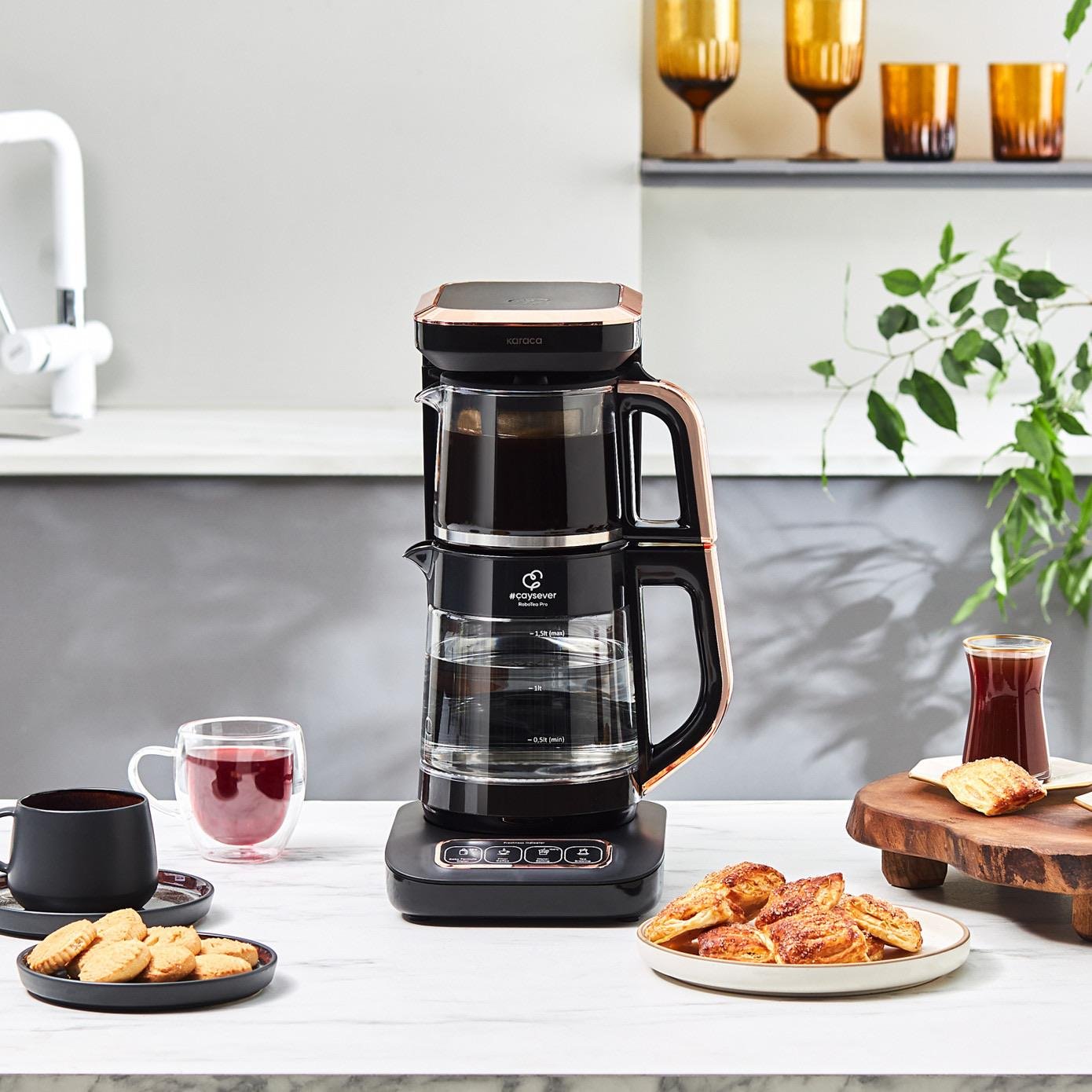 Karaca Çaysever Robotea Pro 4 in 1 Konuşan Cam Çay Makinesi Black Copper