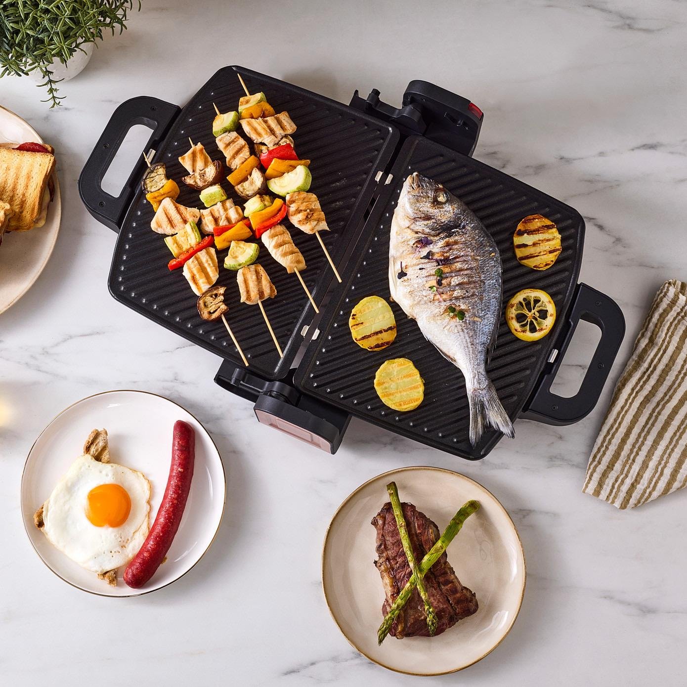 Karaca Future Tost Makinesi Rosegold 4 Dilim Kapasiteli