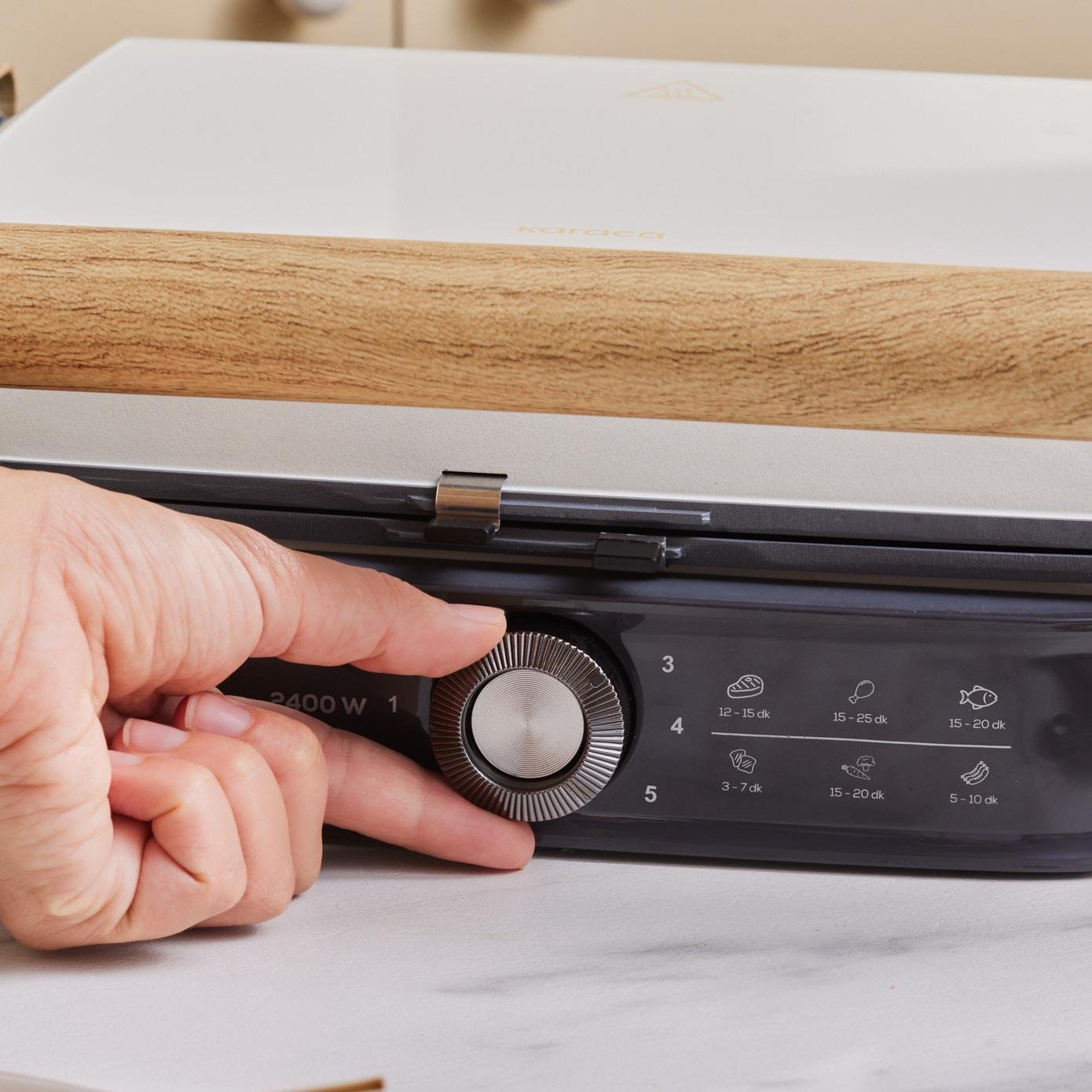 Karaca Gastro Grill Glass Premium 2400W Döküm Izgara ve Tost Makinesi Wood Craft 6 Dilim Kapasiteli