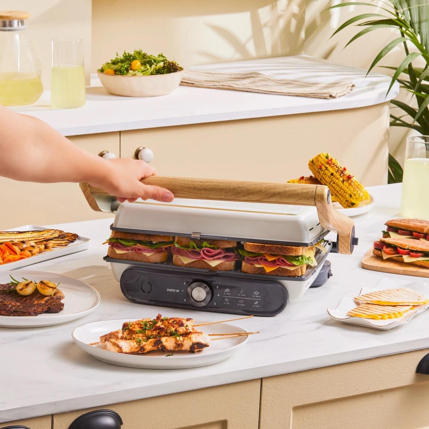 Karaca Gastro Grill Glass Premium 2400W Döküm Izgara ve Tost Makinesi Wood Craft 6 Dilim Kapasiteli