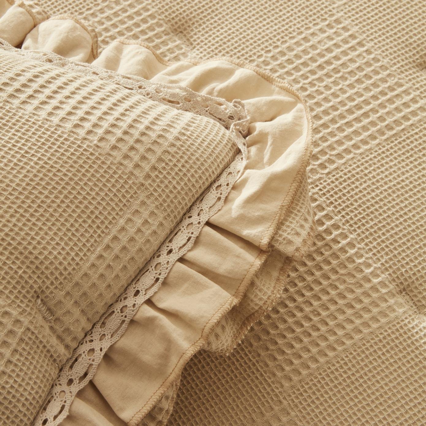 Karaca Home White Collection Perios  Çİft Kişilik Spring Comfort  Fırfırlı Bej