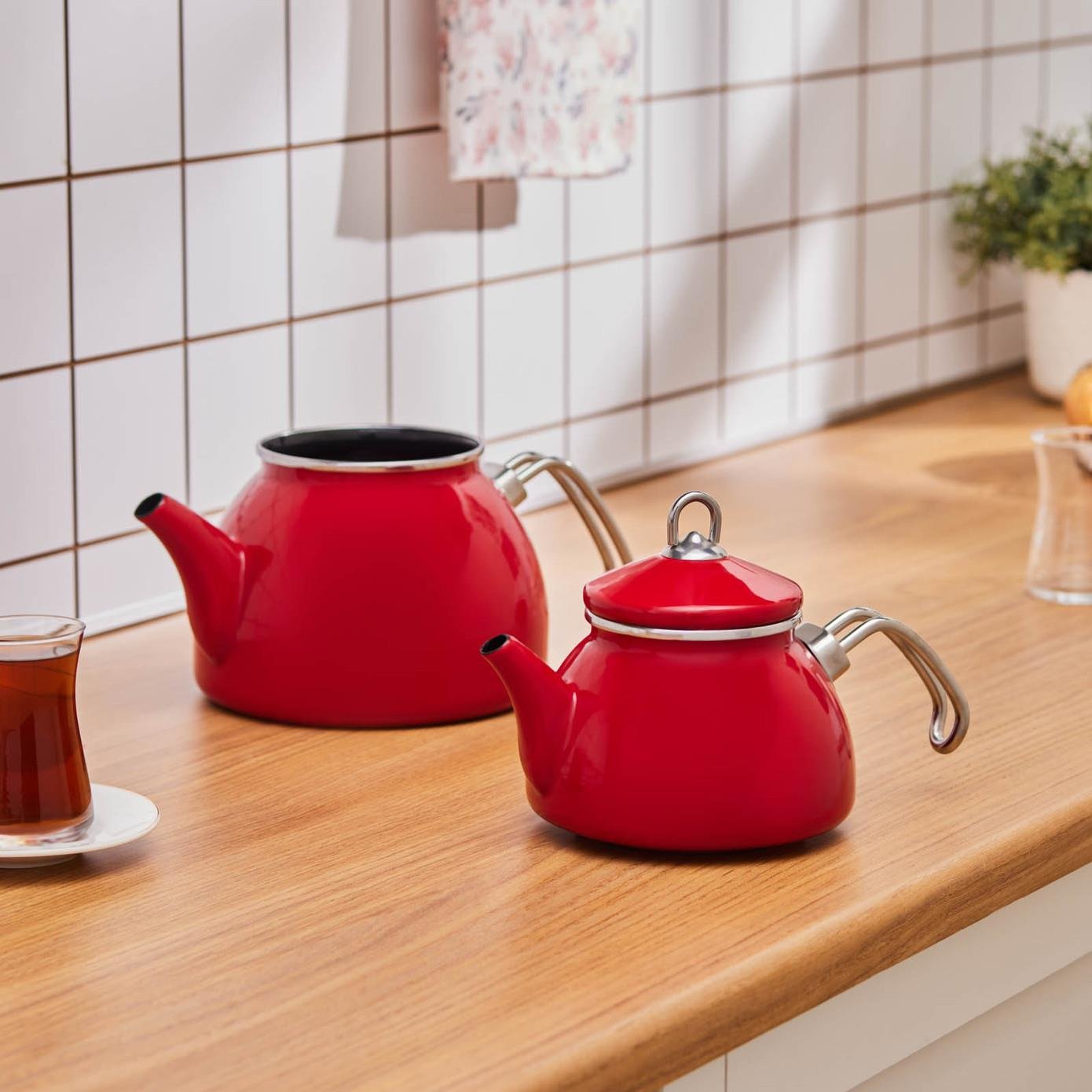 Karaca Loreto İndüksiyon Tabanlı Emaye Çaydanlık Takımı Kırmızı