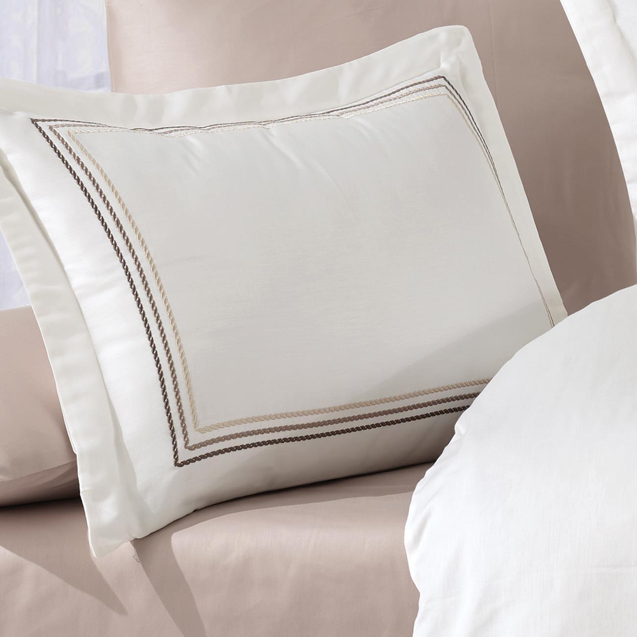 Nazik Trend Nakışlı Pamuk Saten Çift Kişilik Nevresim Takımı