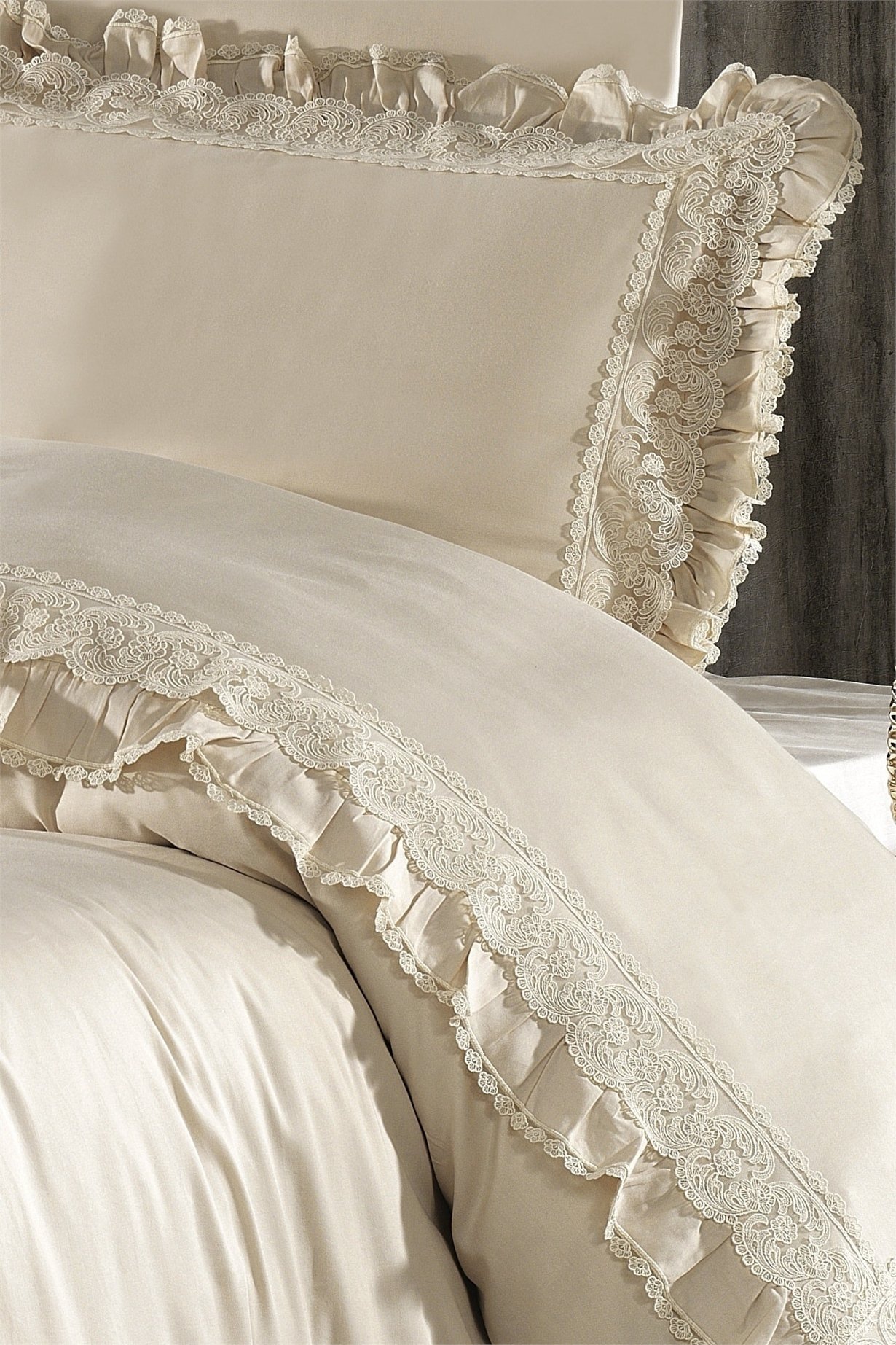 Royal Nazik Bej Helen Pamuksaten Uzun Ömürlü Organik Dantelli Nevresim Takımı