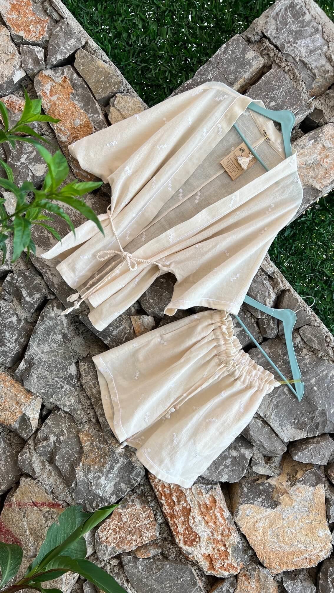 Dastar Dokuma Şortlu Takım