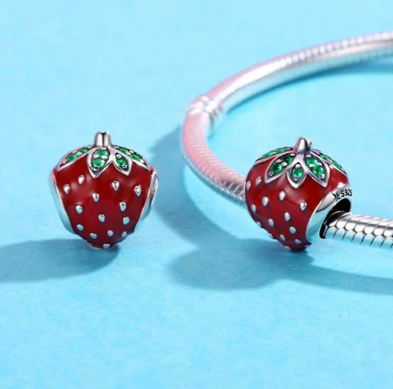 Kırmızı Çilek Charm 