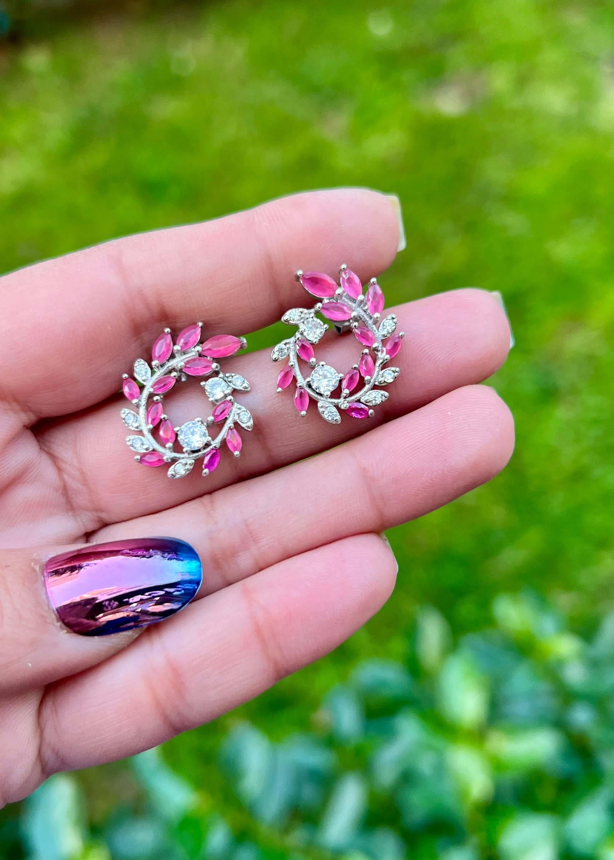 Pembe Taşlı Sarmal Küpe