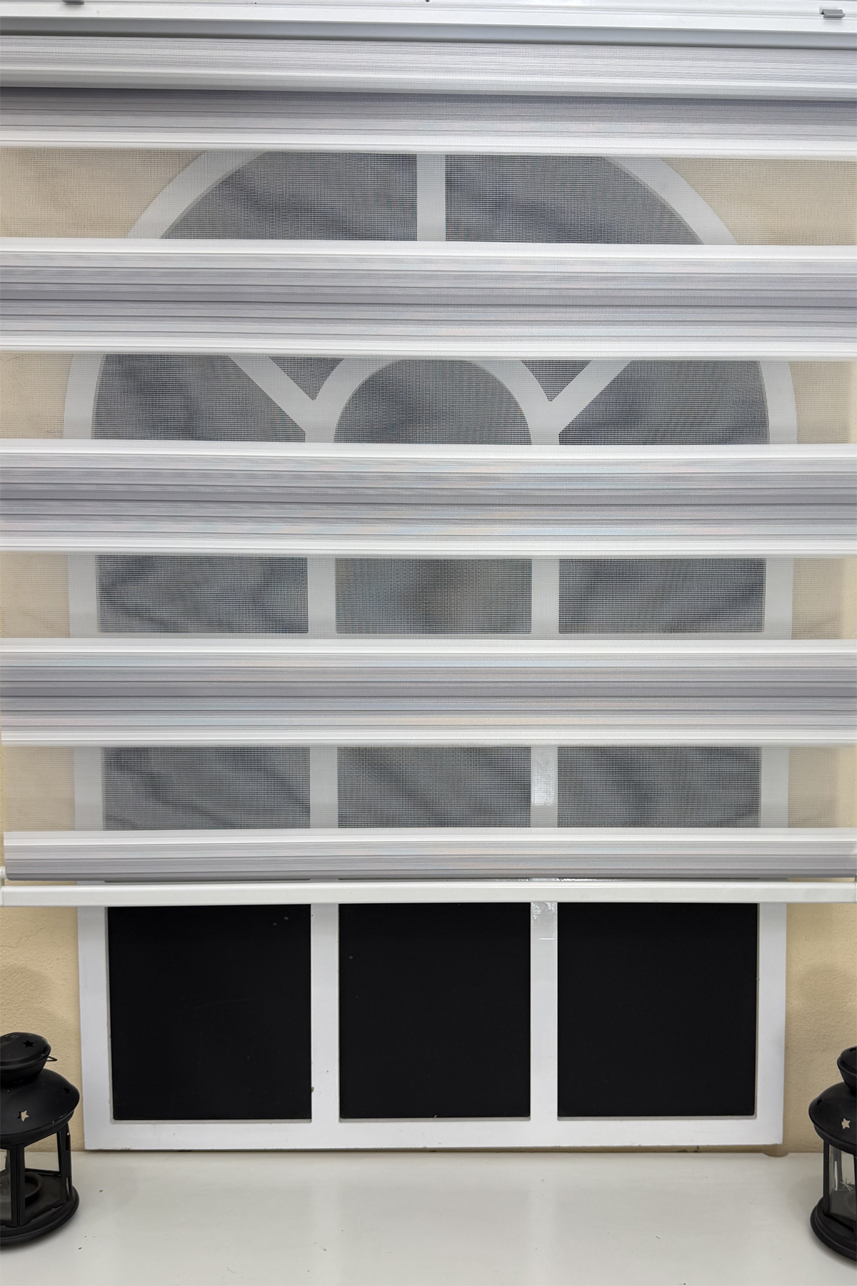 Zebra PerdelerStorBuradaStorBurada Gri Renk Geçişli Zebra Stor Perde