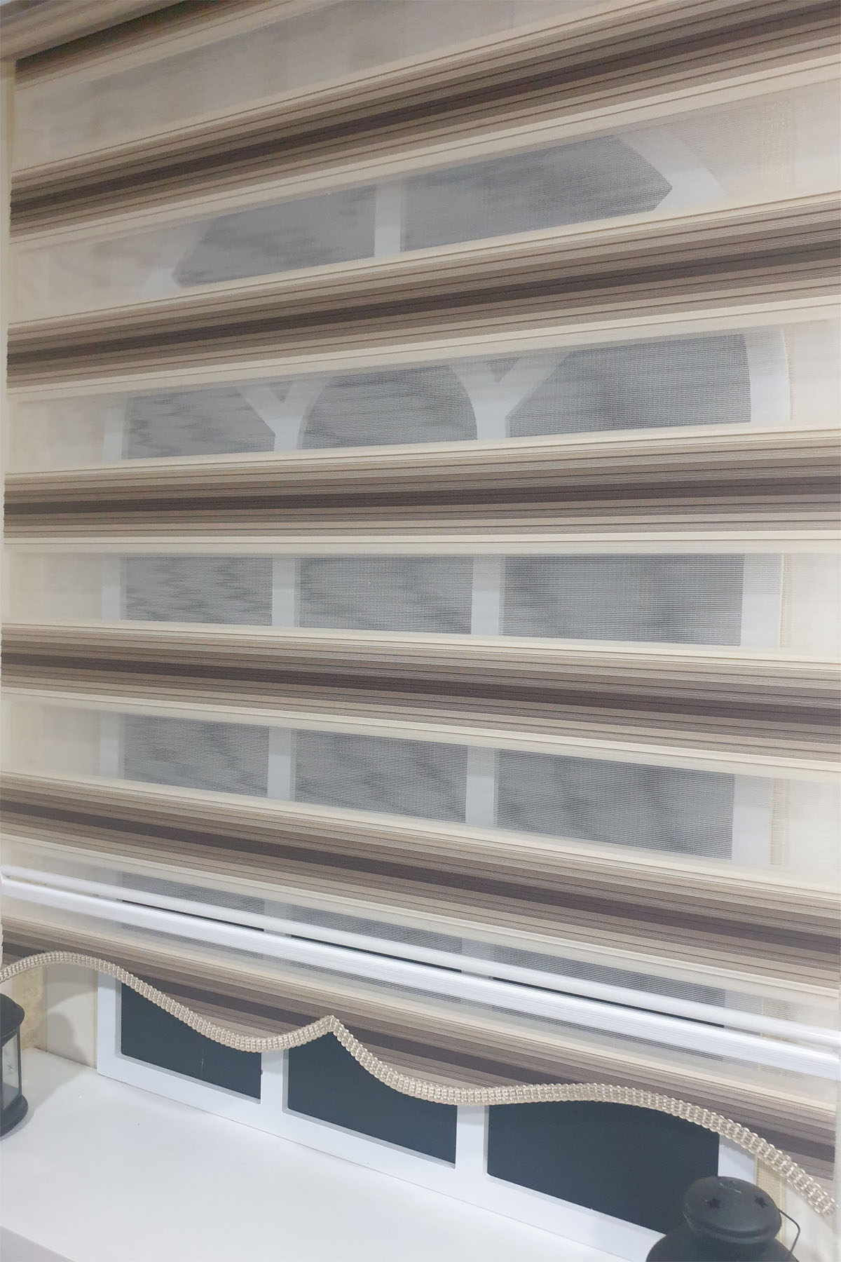 Zebra PerdelerStorBuradaStorBurada Zebra Stor Plise Renk Geçişli Kahve Etek Dilimli STB 484