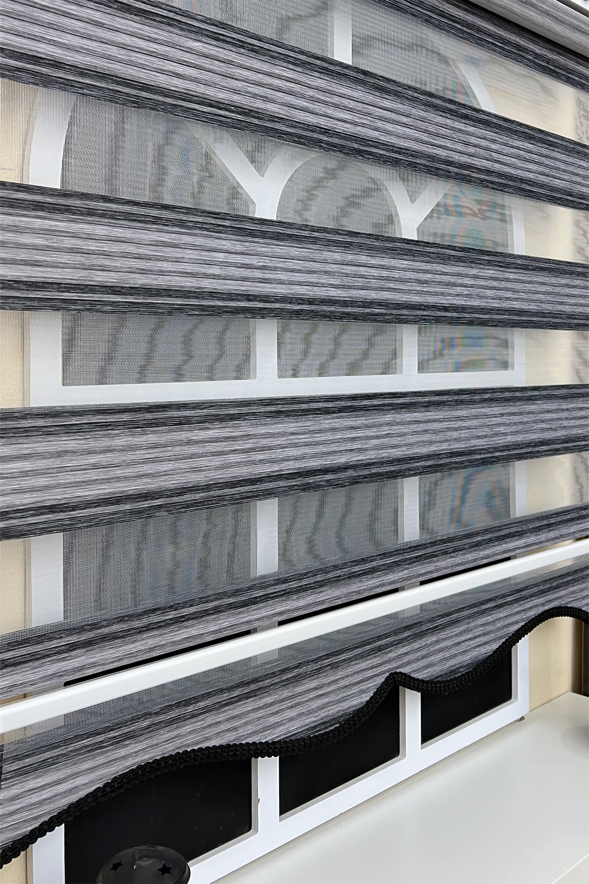 Zebra PerdelerStorBuradaStorBurada Pliseli Gri Renk Geçişli Zebra Stor Güneşlik ST 013