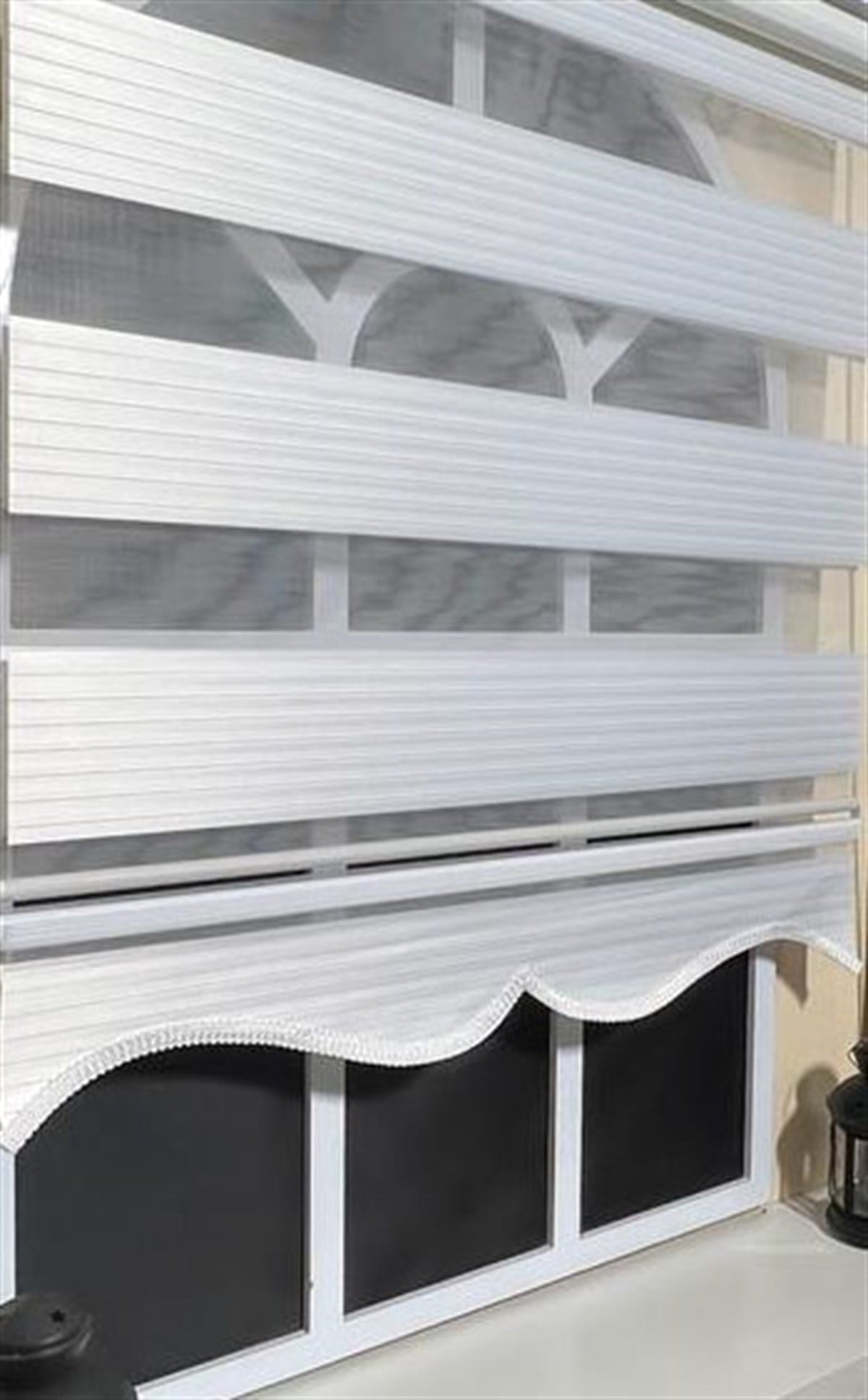 Pliseli Stor Zebra Perde Beyaz  Etek Dilimli STB480