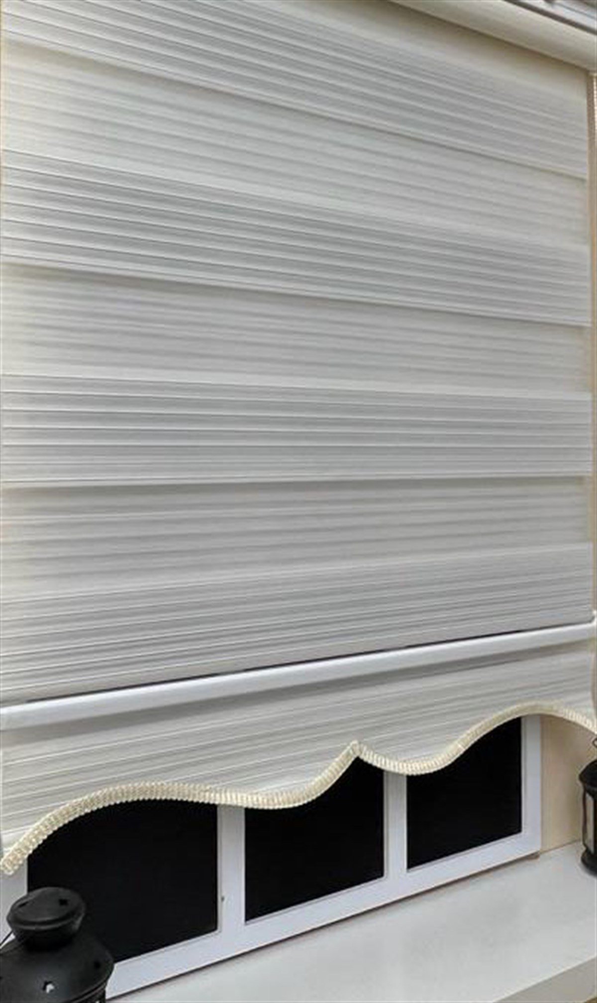 Pliseli Stor Zebra Perde Ekru Etek Dilimli STB481