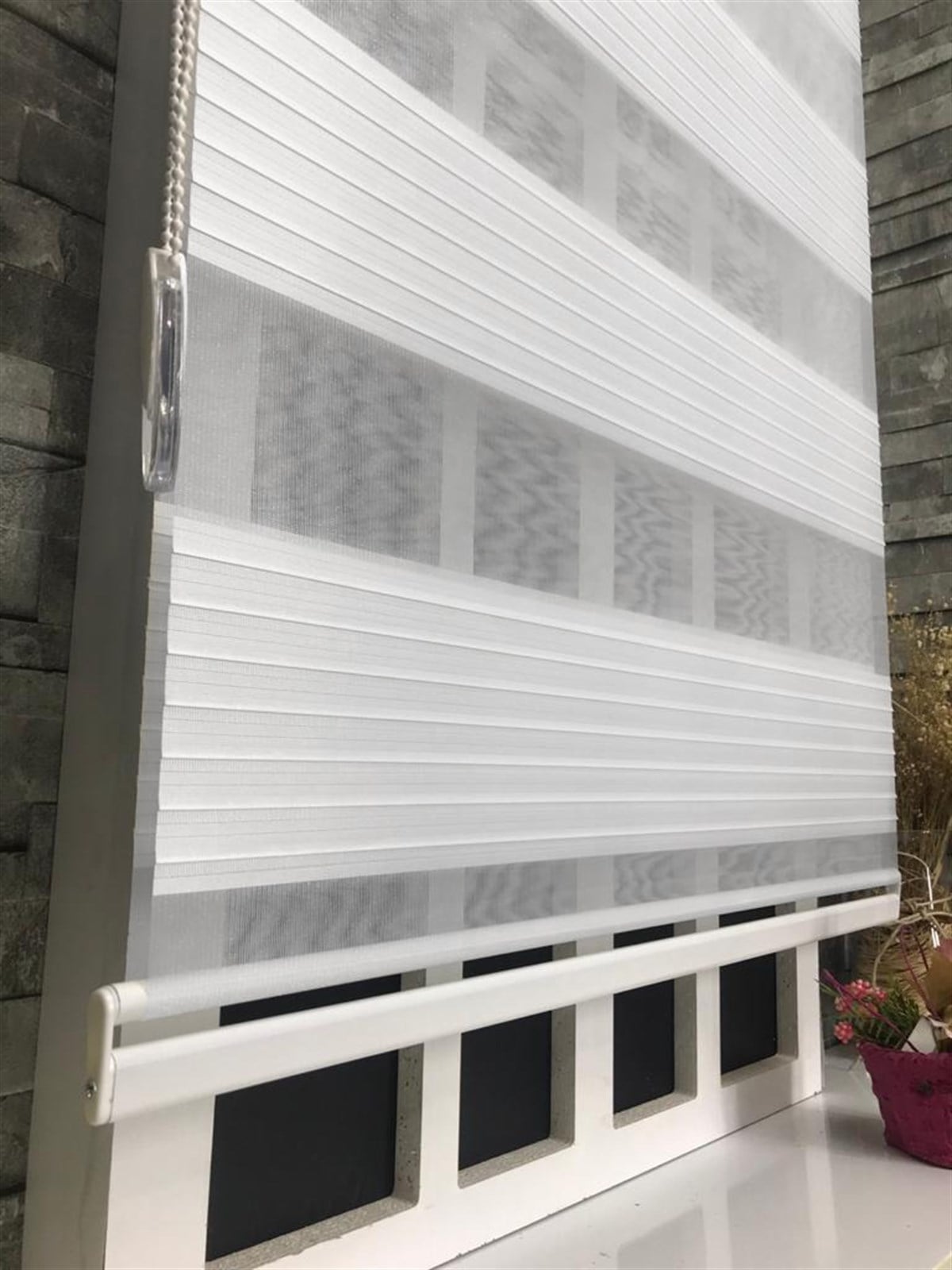 Pliseli Stor Zebra  Sert Plastik Kasalı Ekru Perde  STB480-PD