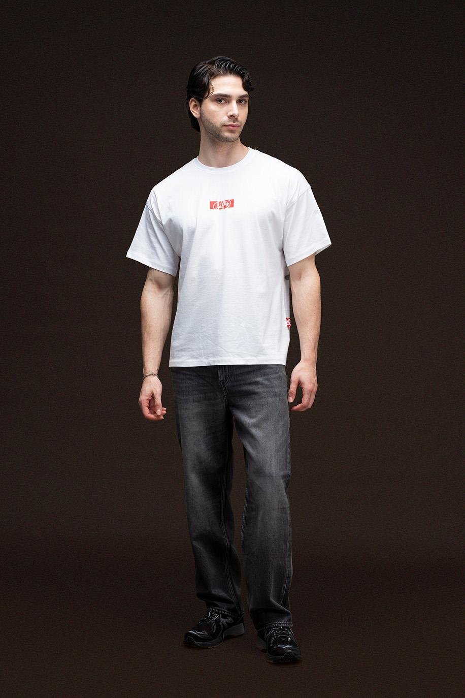 Erkek Beyaz Düşük Omuzlu Sırt Baskılı T-Shirt