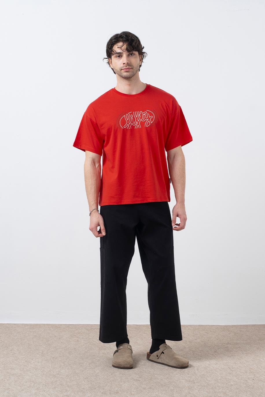 Erkek Kırmızı Düşük Omuzlu Sırt Baskılı T-Shirt