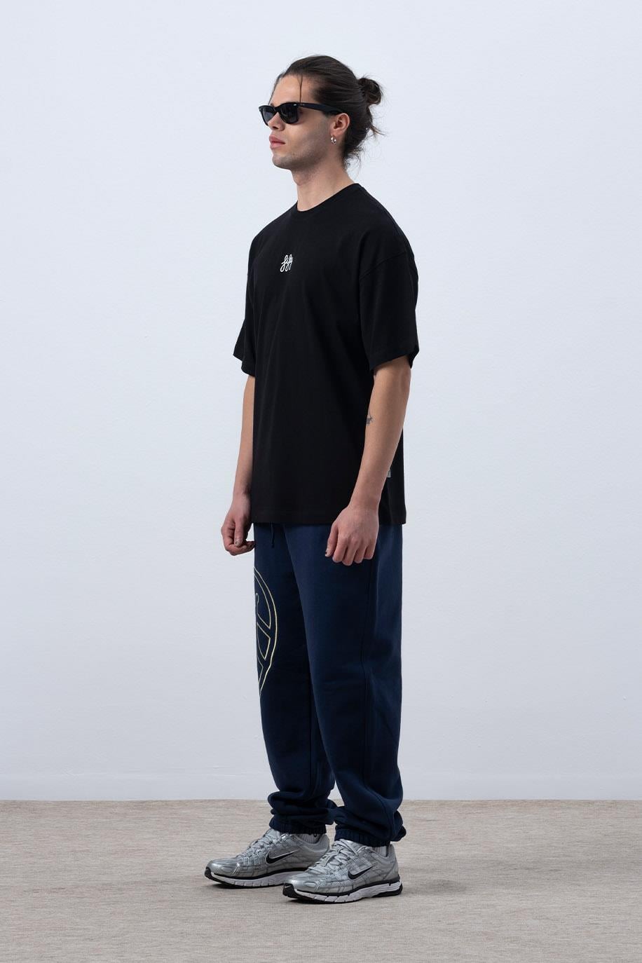 Men's Black Dropped Shoulder T-shirt