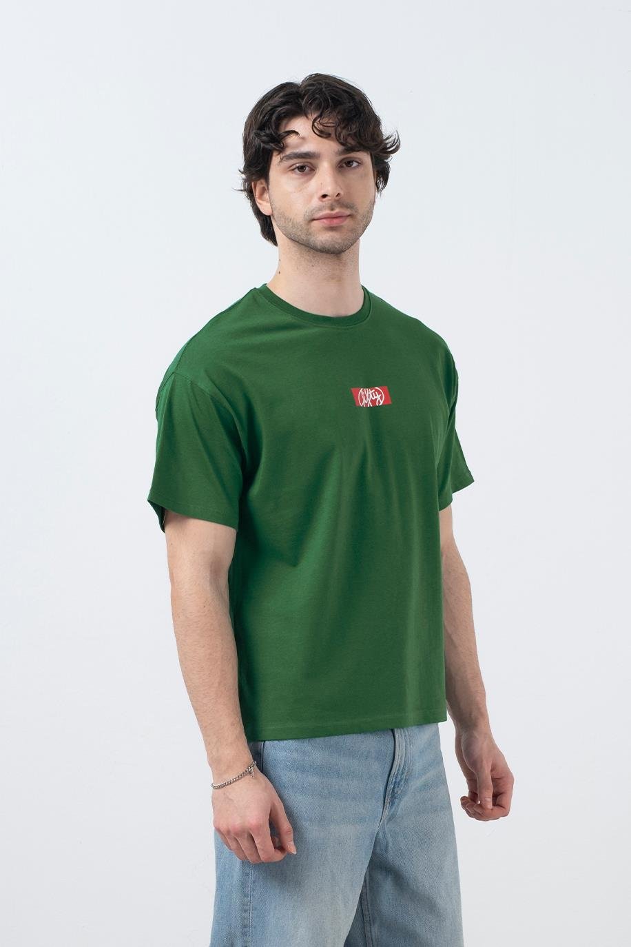 Erkek Yeşil Düşük Omuzlu Sırt Baskılı T-Shirt