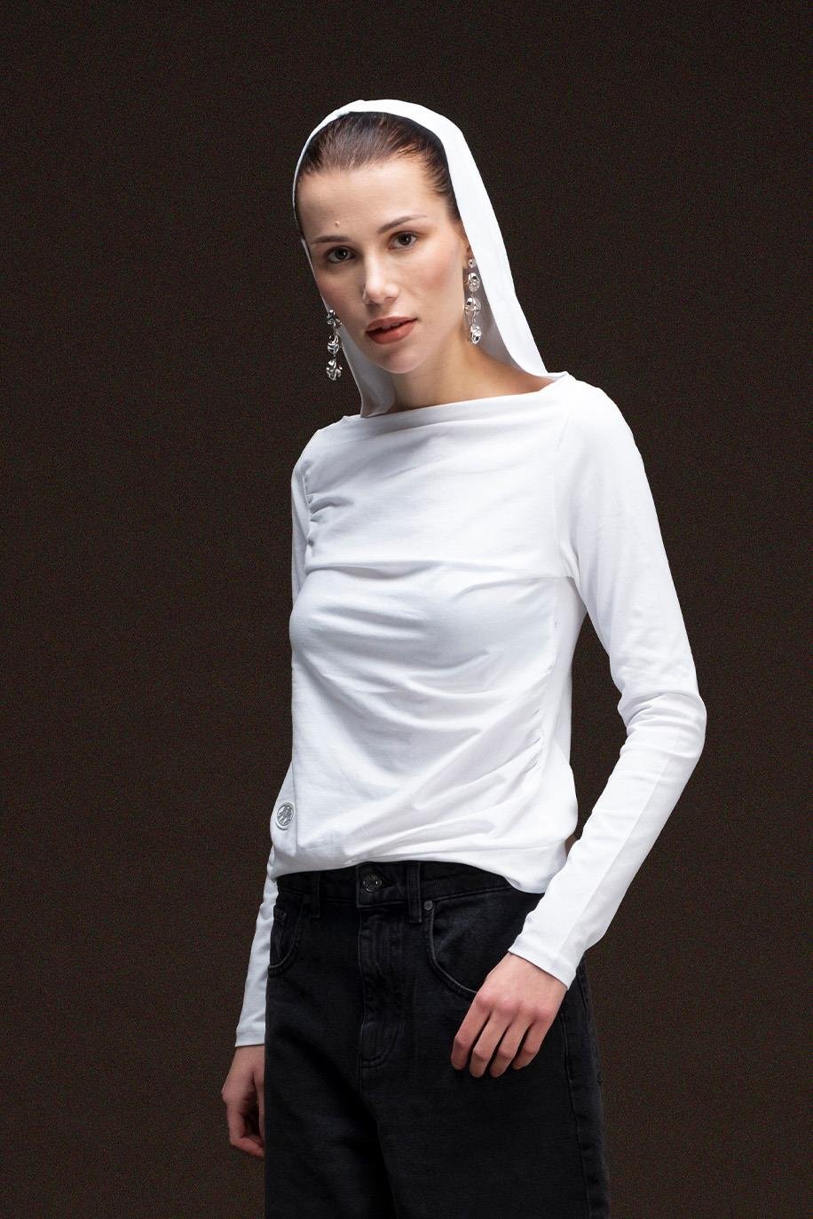 Kadın Beyaz Kapüşonlu Uzun Kollu Bluz