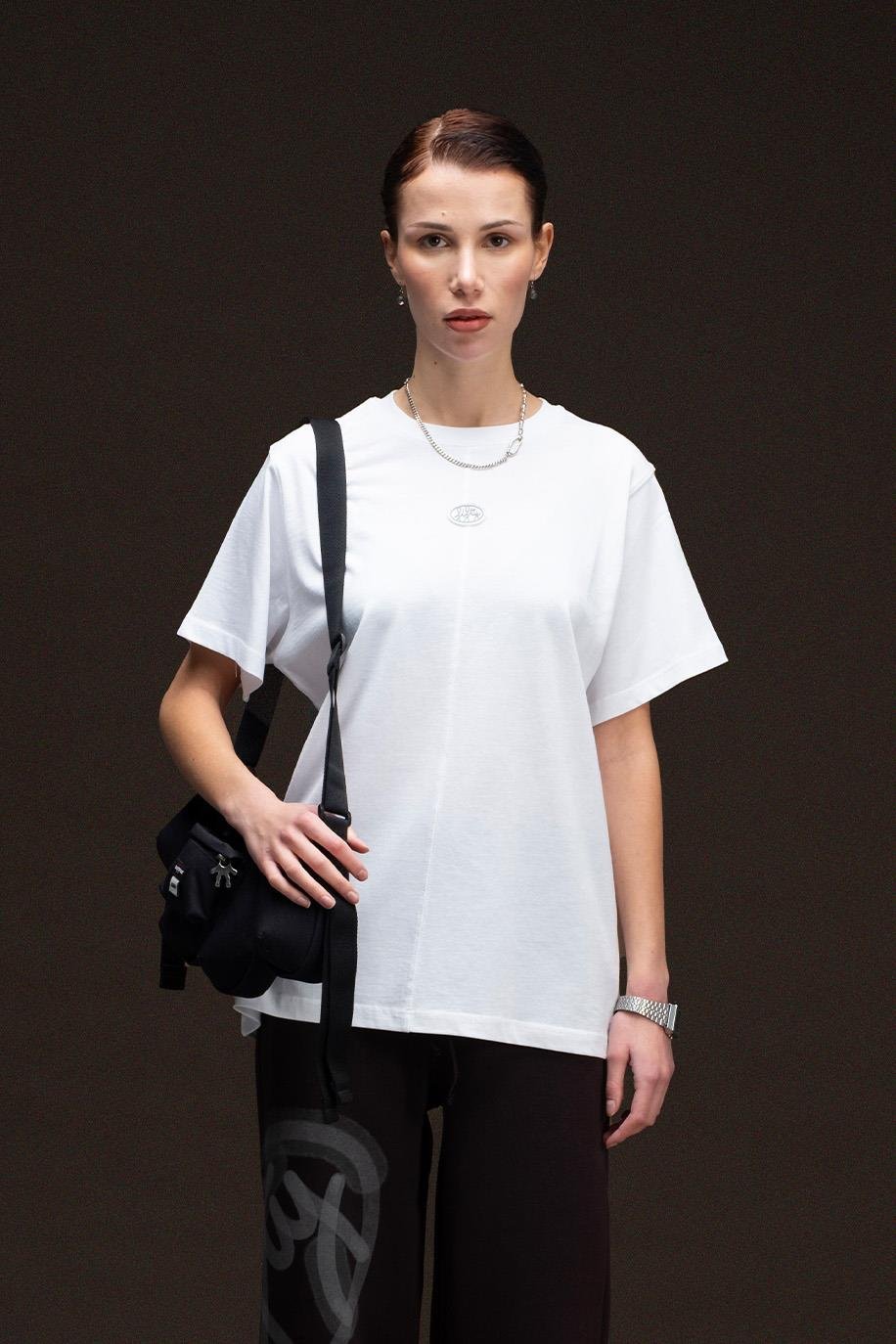 Kadın Beyaz Loose Fit Sırt Baskılı T-Shirt