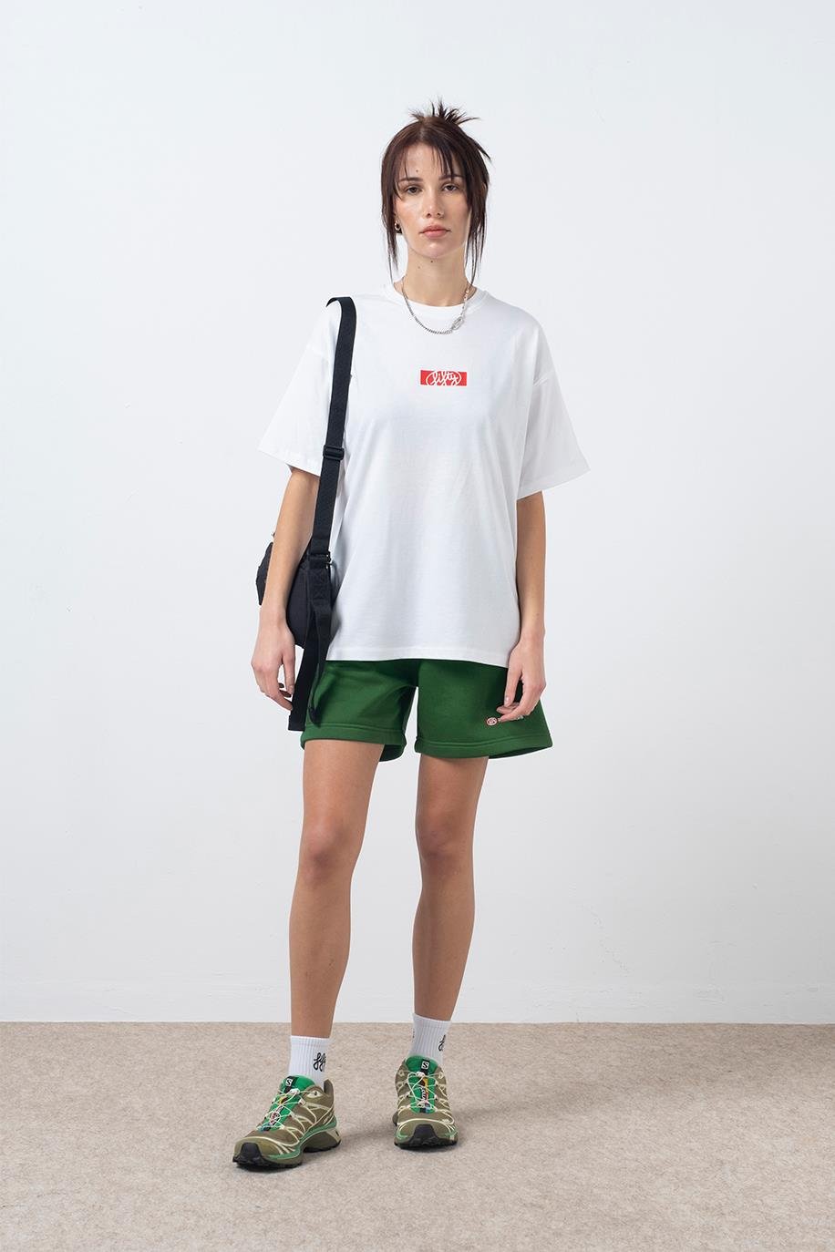 Kadın Beyaz Oversize Sırt Baskılı T-Shirt