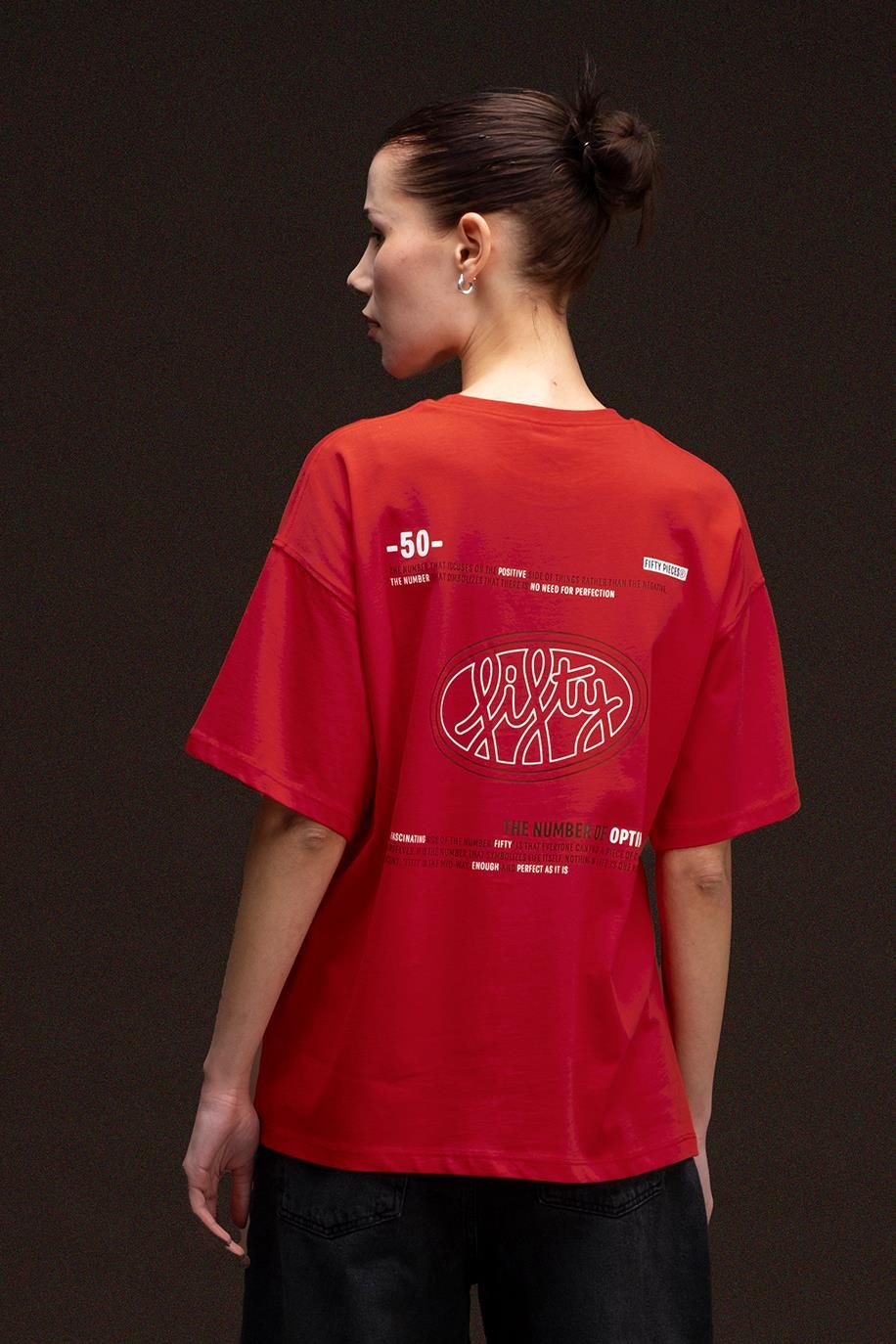 Kadın Kırmızı Oversize Sırt Baskılı T-Shirt