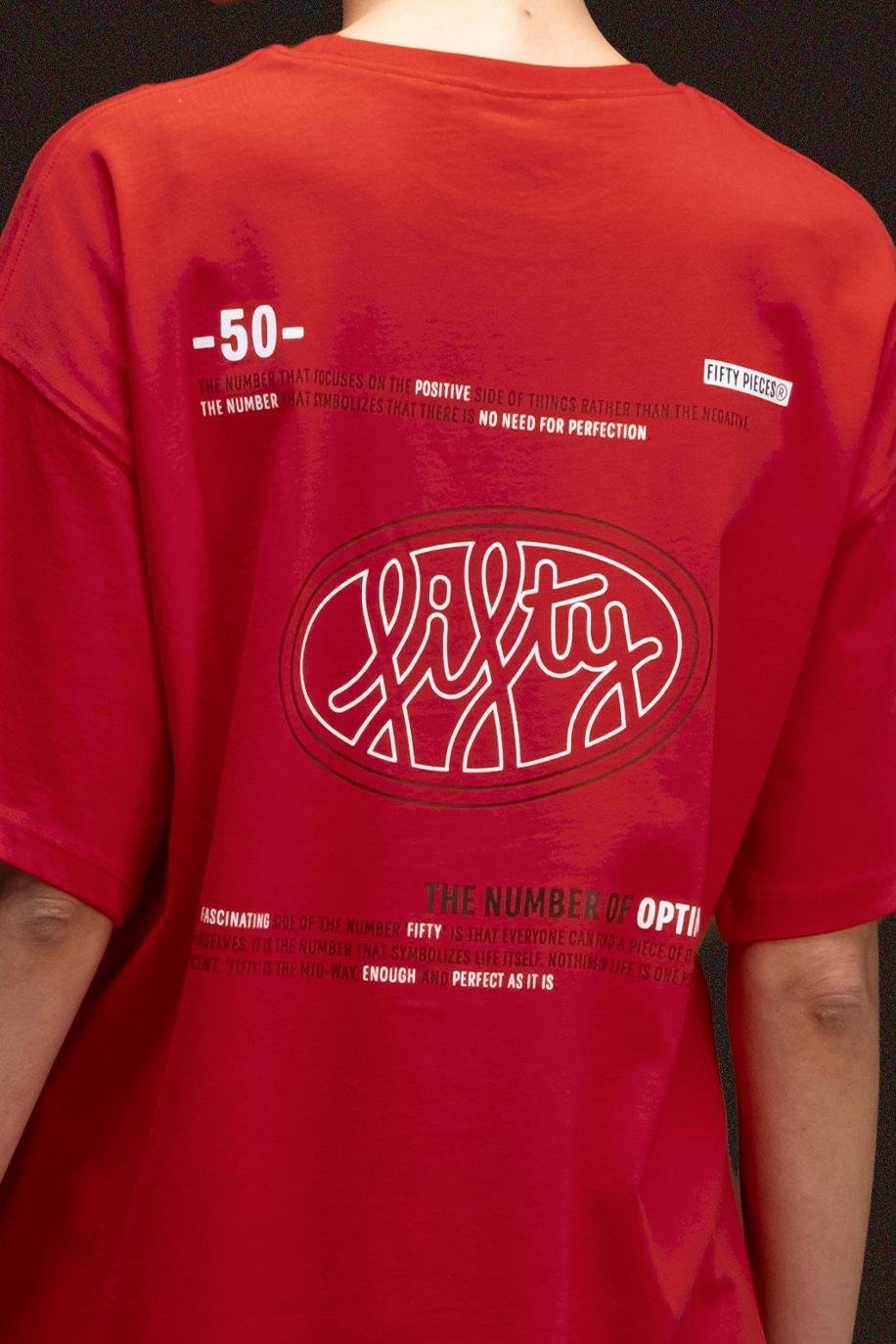 Kadın Kırmızı Oversize Sırt Baskılı T-Shirt